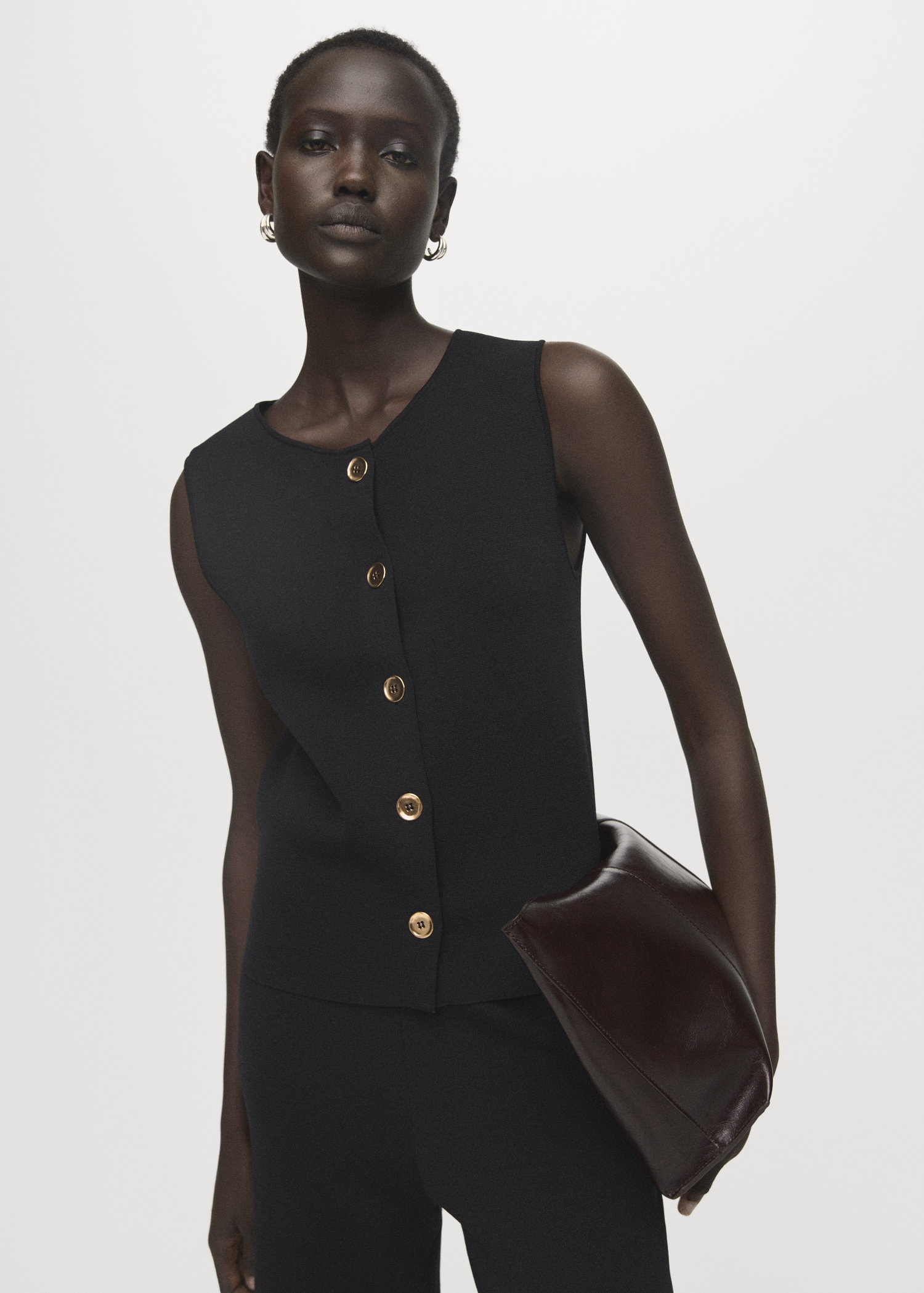 Chaleco punto fino Mujer MANGO México - Main Image