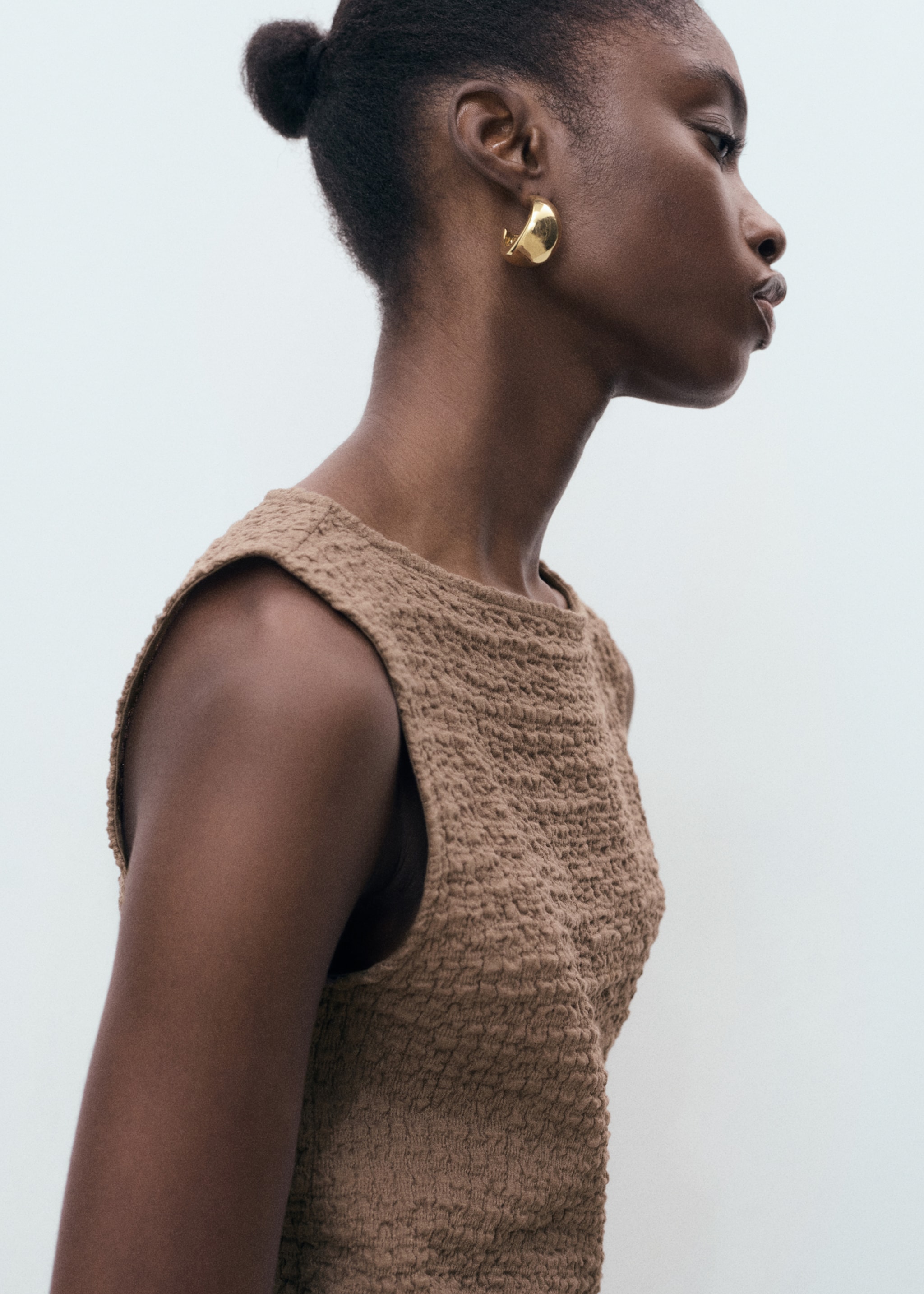 Long textured dress - Details of the article 1, Beige. Ref: 17084085-00.