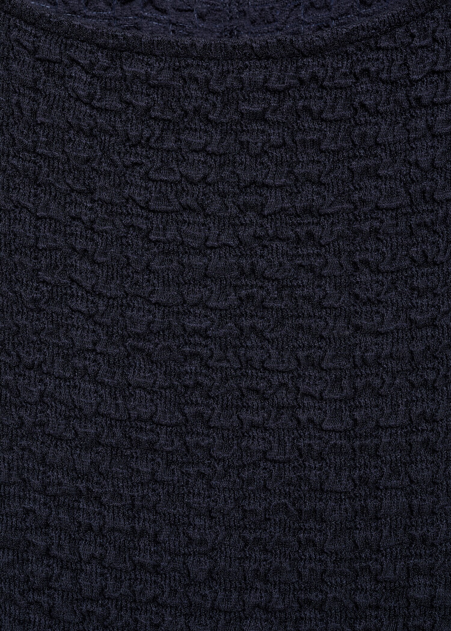 Fitted textured dress - Details of the article 0