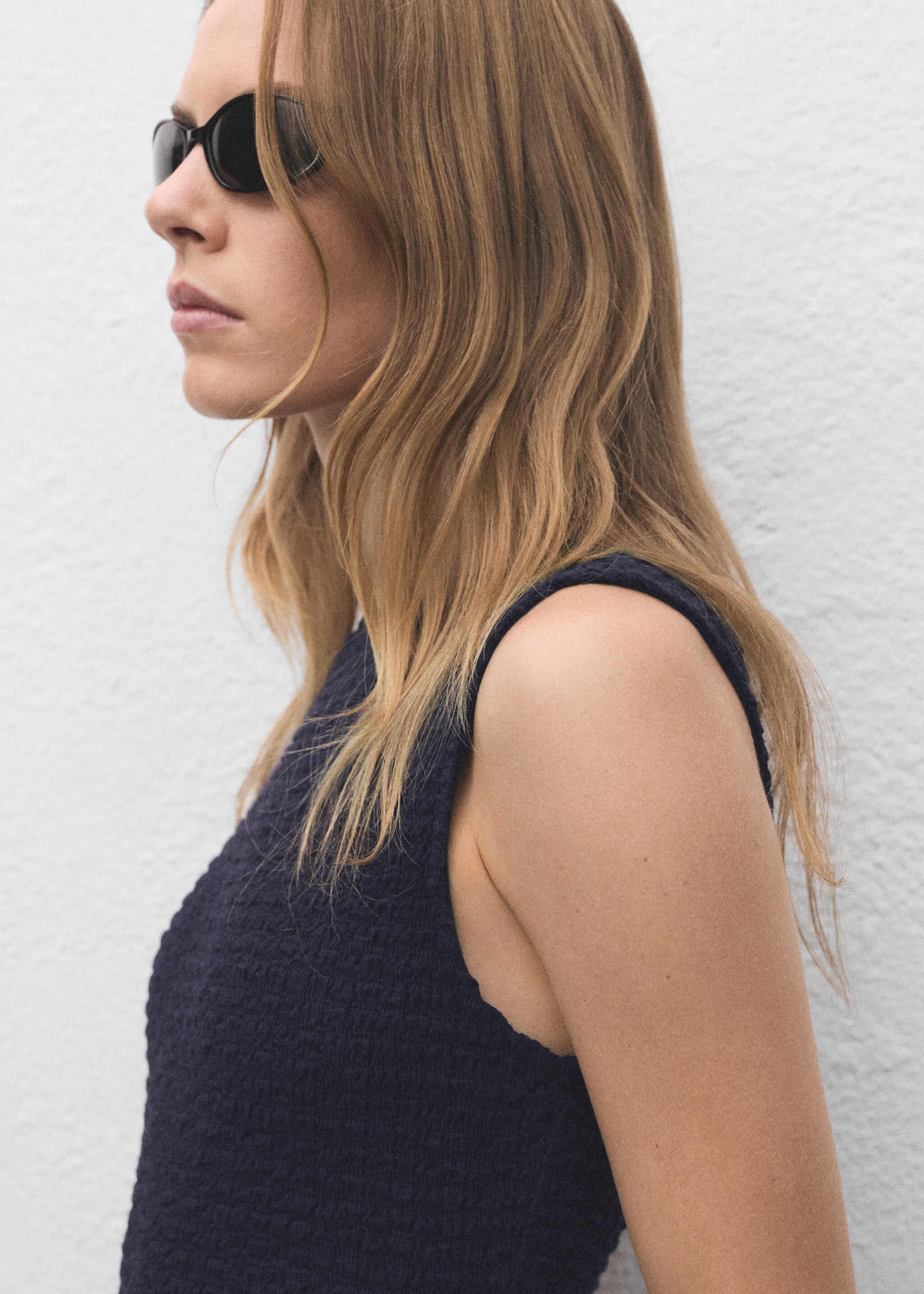 Long textured dress - Details of the article 1, Navy. Ref: 17084085-00.