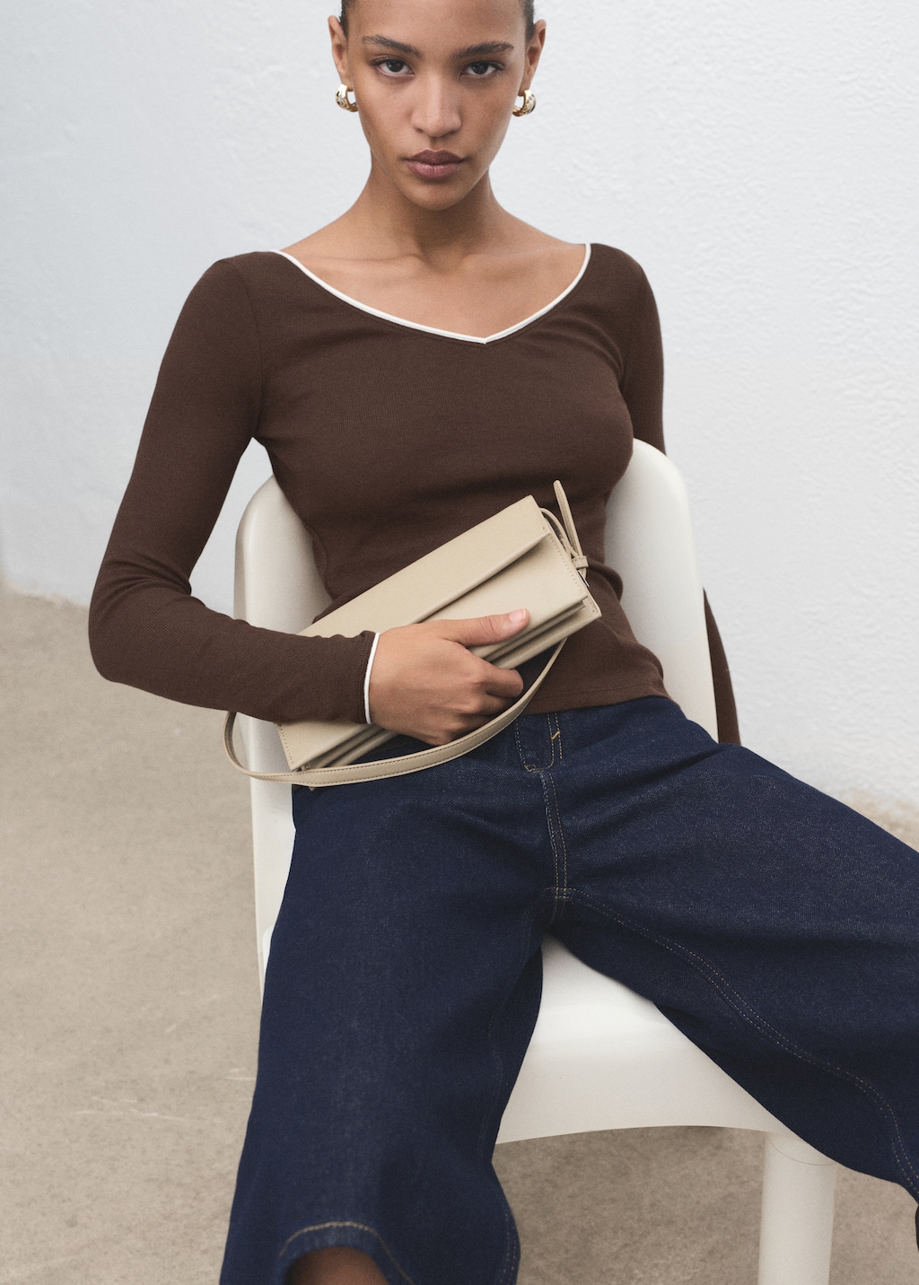 Mango V-neck combined-fabric t-shirt thumbnail