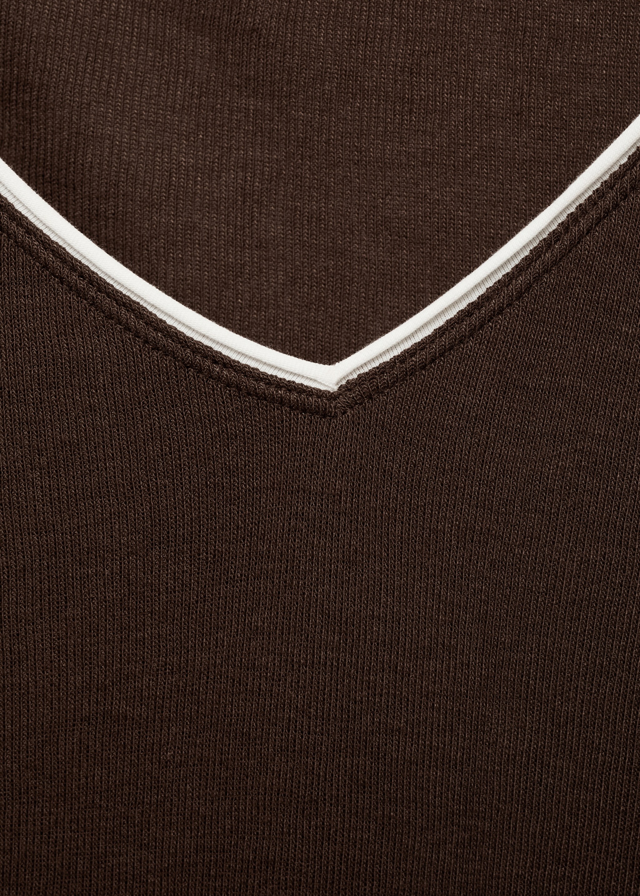 V-neck combined-fabric t-shirt - Details of the article 8, Brown. Ref: 17084094-00.