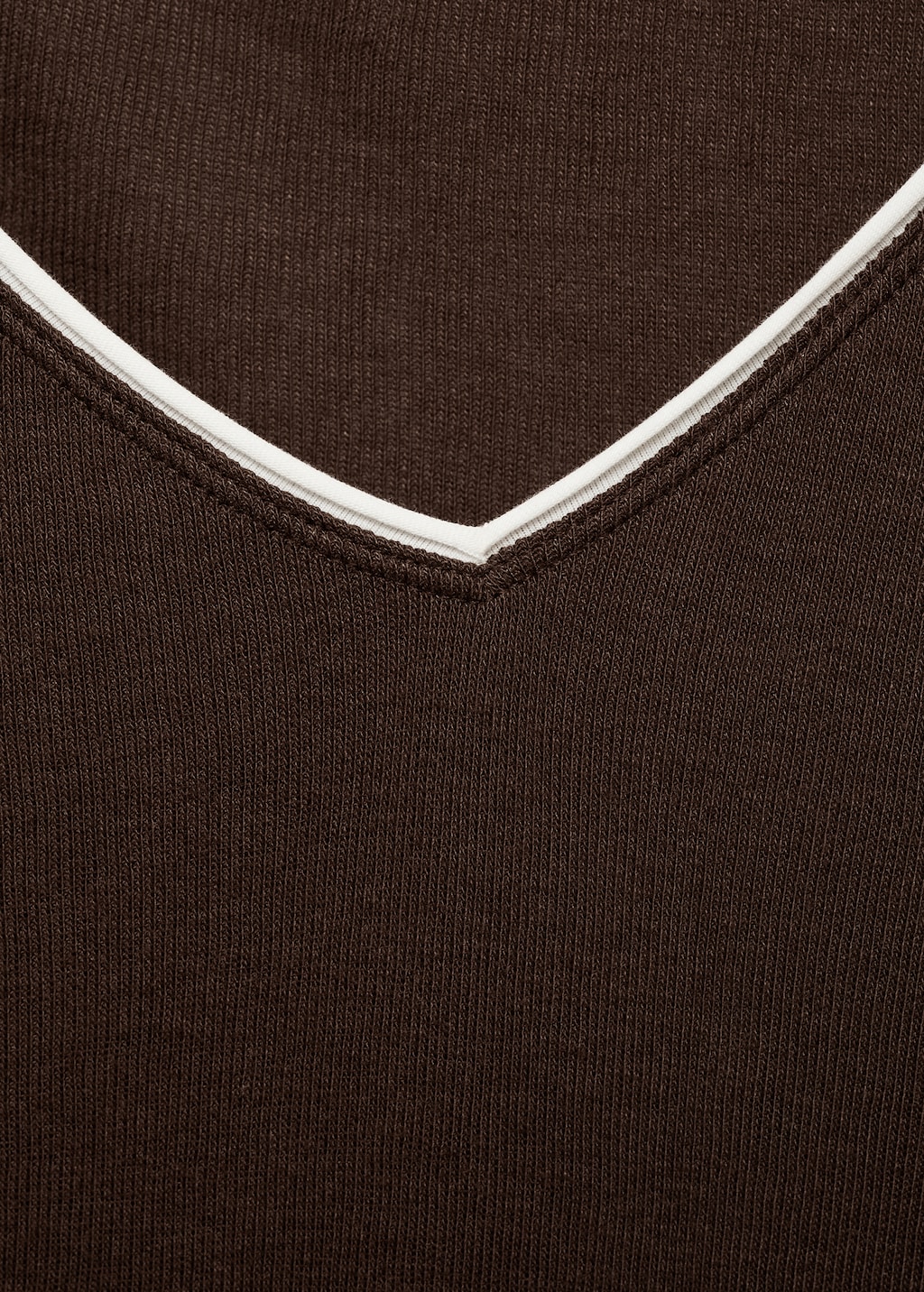 V-neck combined-fabric t-shirt