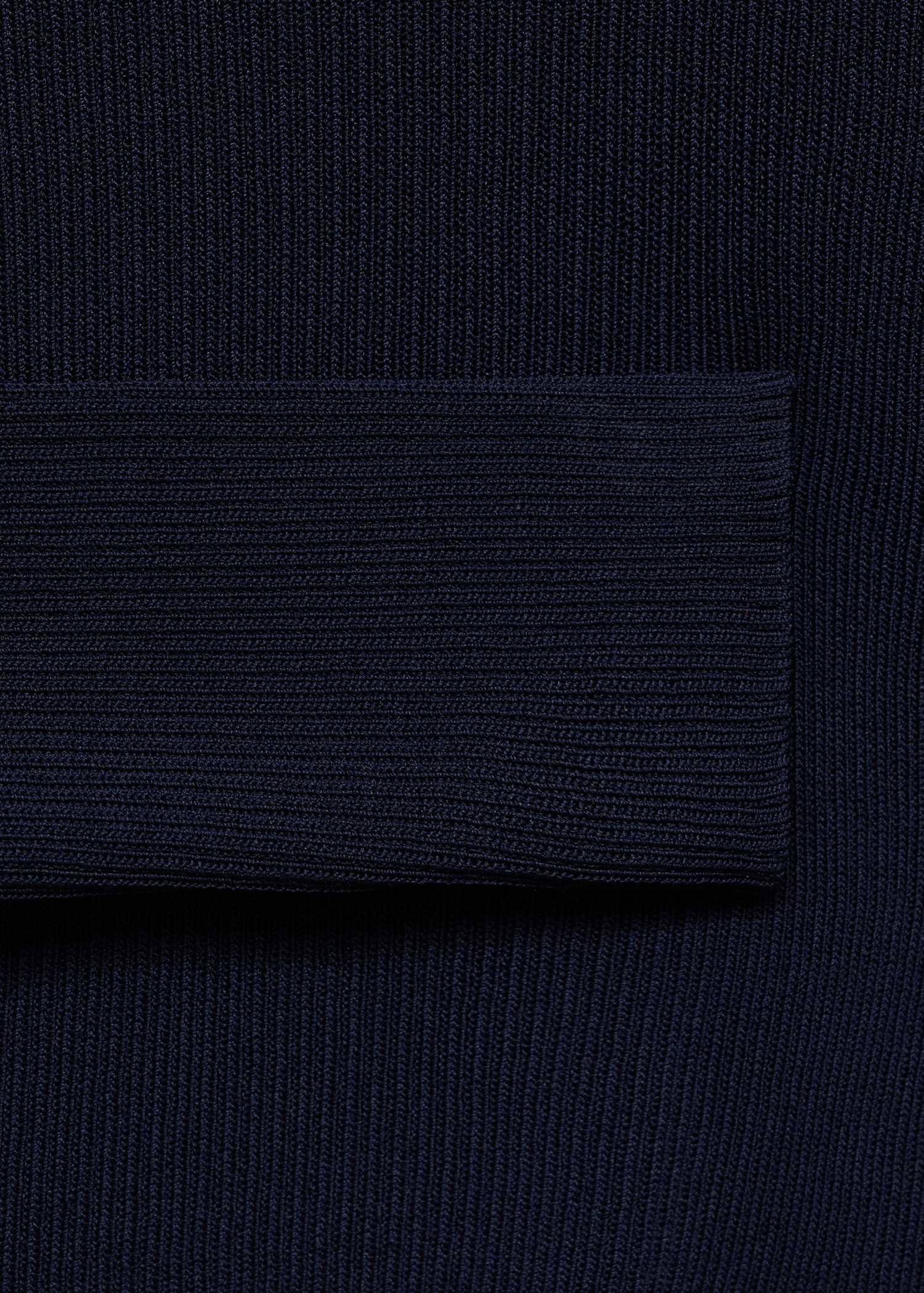 Jersey canalé cuello pico - Detalle del artículo 8