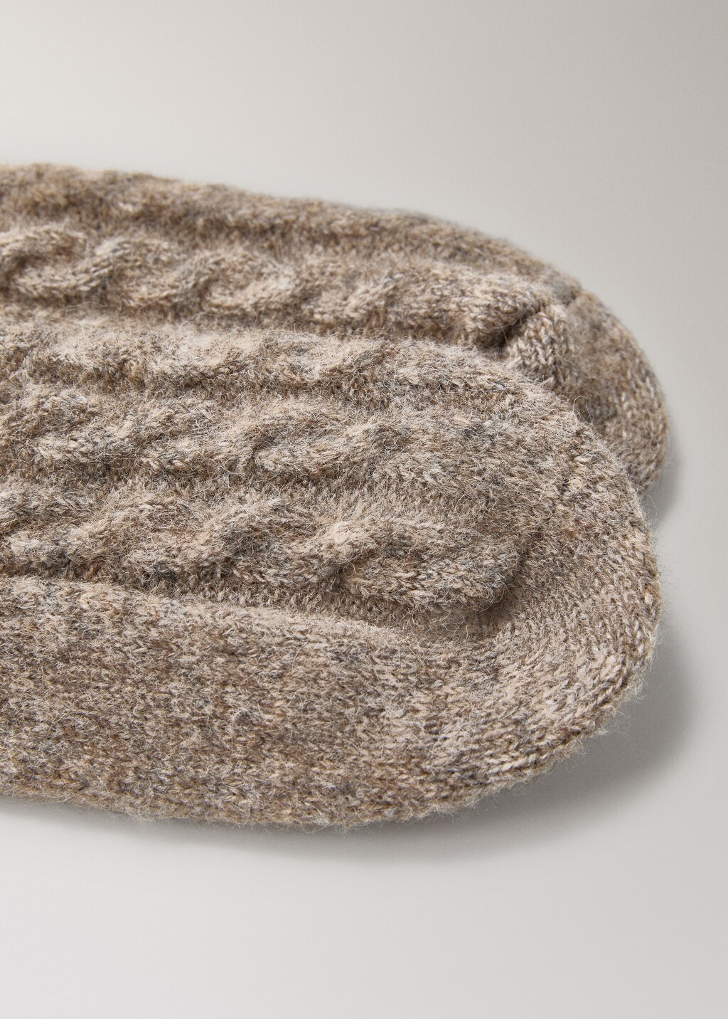 Chunky-knitted braided socks