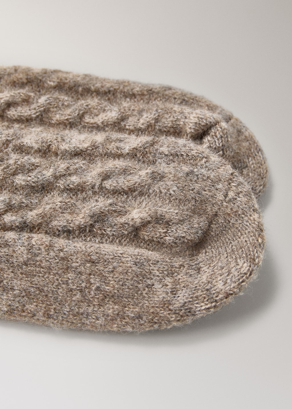 Chunky-knitted braided socks