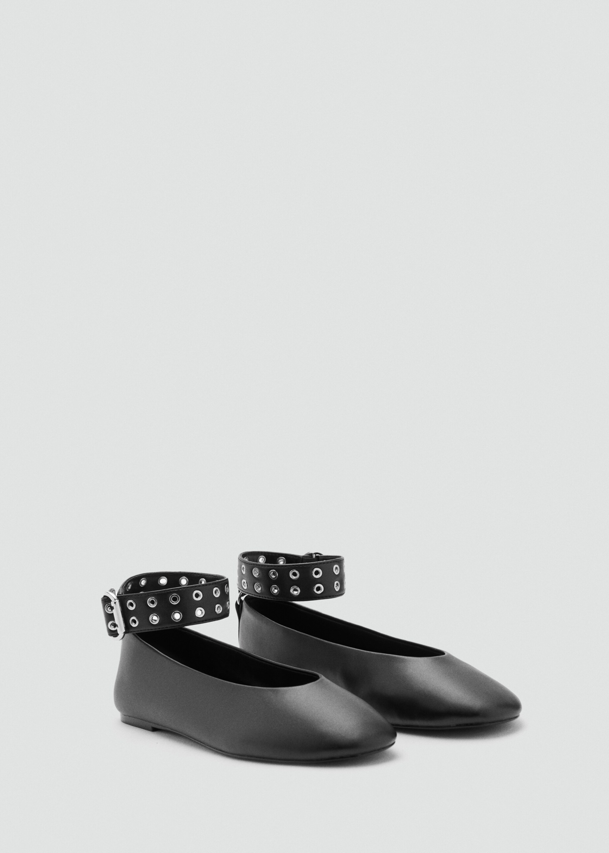 Ballet flats with eyelet strap - Medium plane, Black. Ref: 17084110-00.