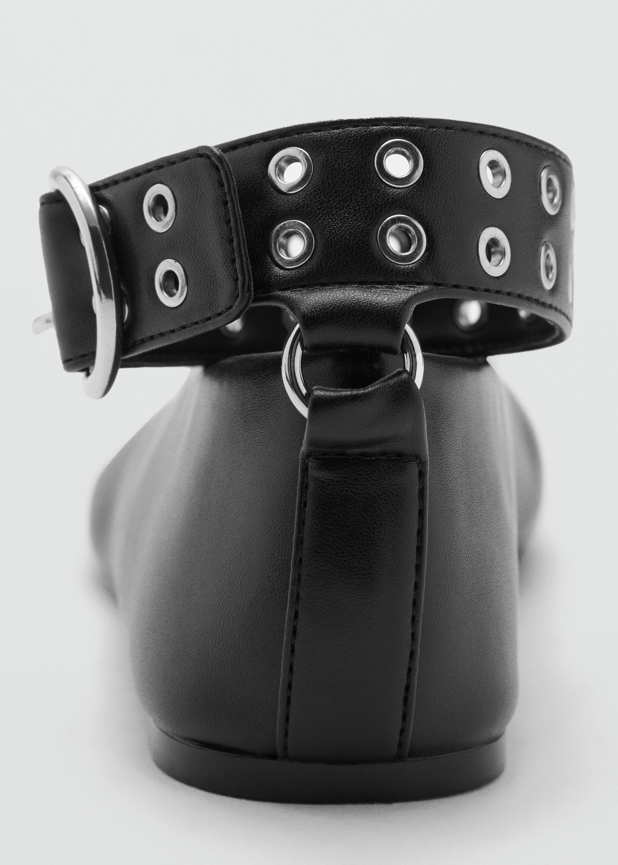 Ballet flats with eyelet strap - Details of the article 2, Black. Ref: 17084110-00.