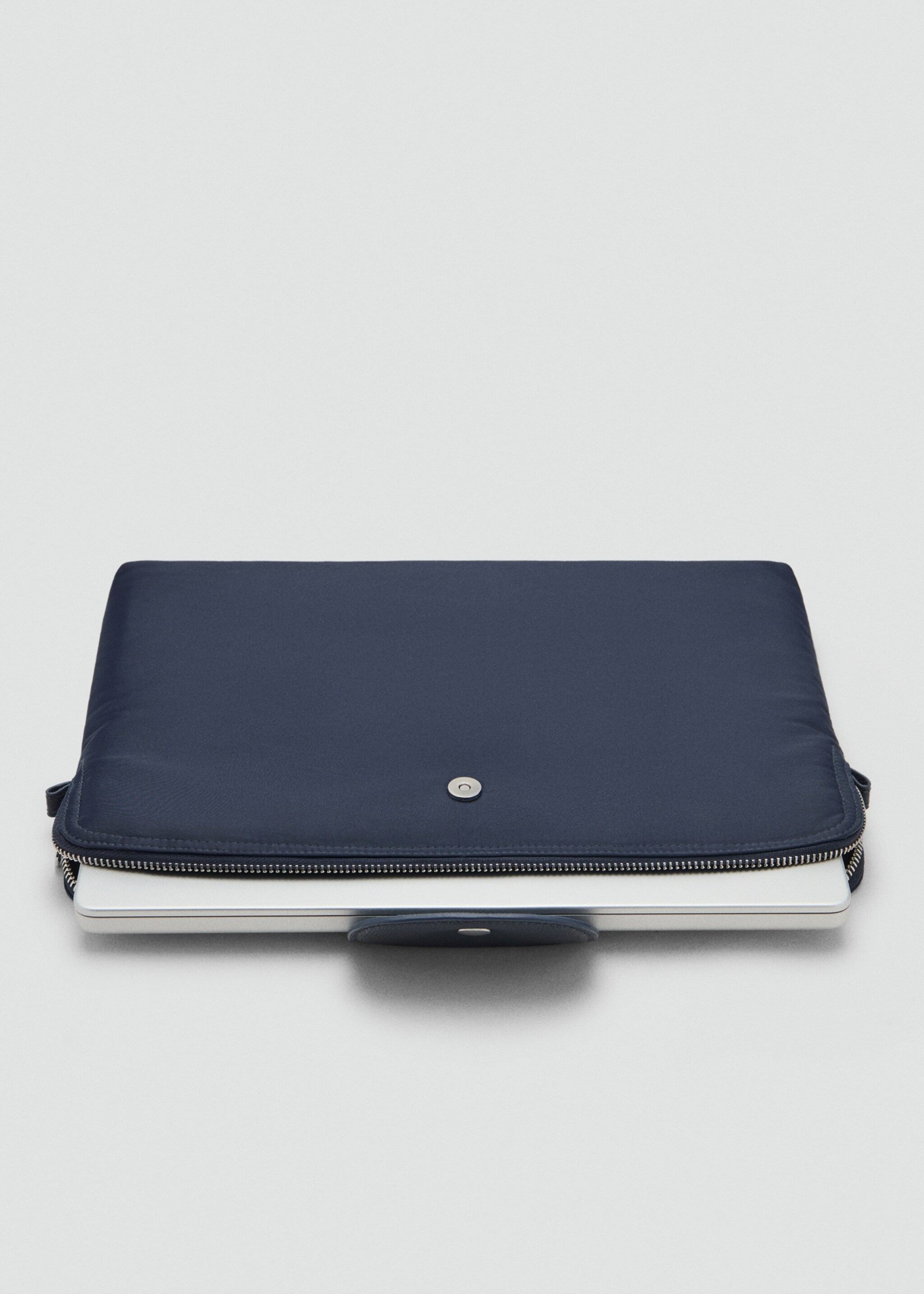 Nylon laptop case - Details of the article 1, Navy. Ref: 17084122-00.