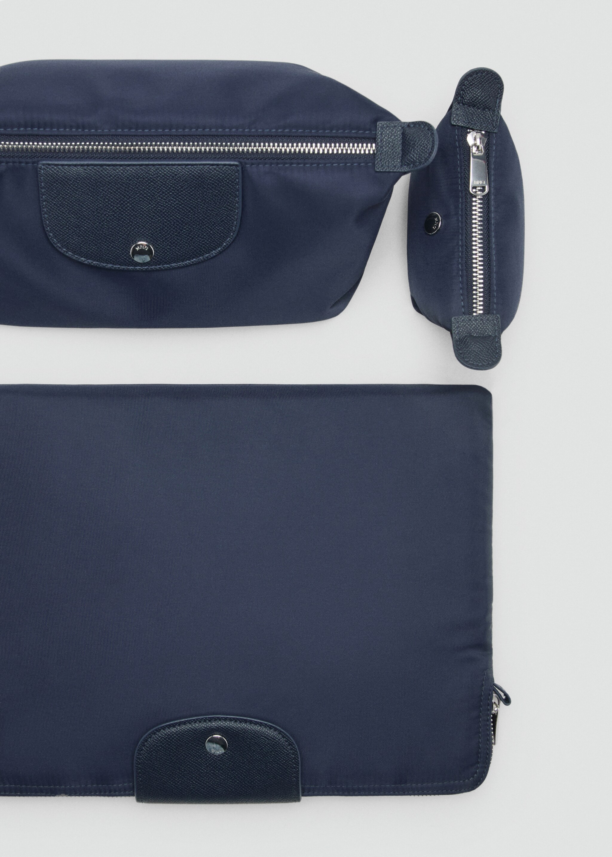 Nylon laptop case - Details of the article 2, Navy. Ref: 17084122-00.