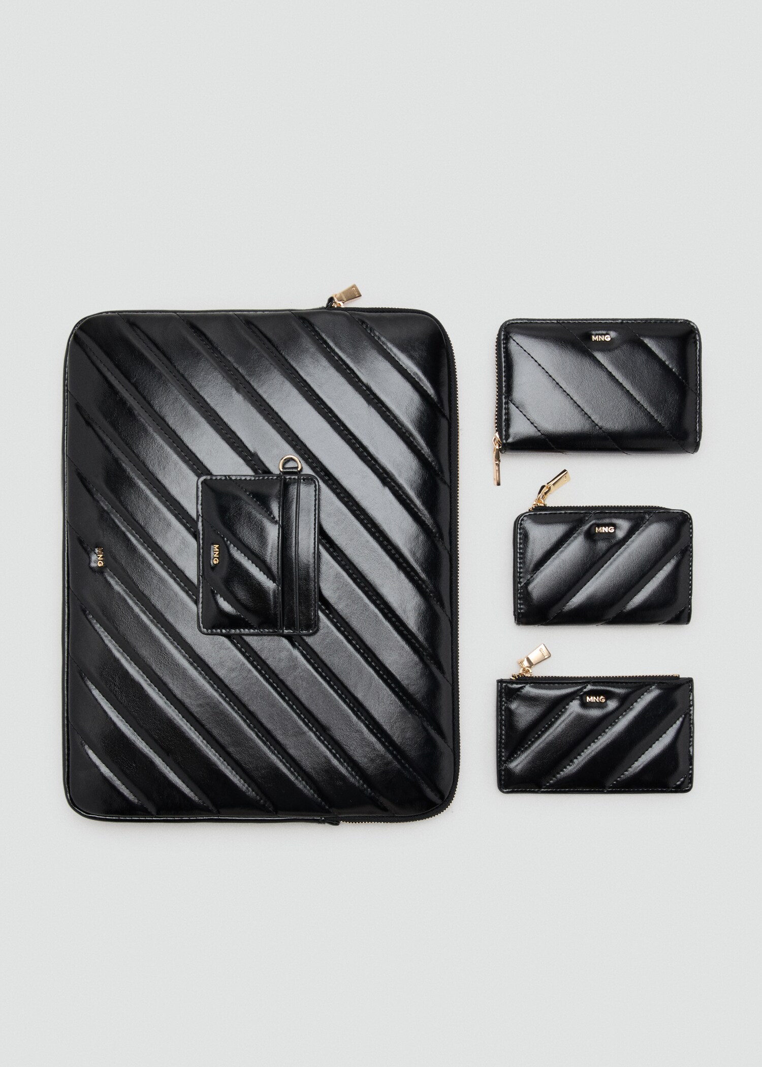 Small patent leather wallet - Details of the article 2