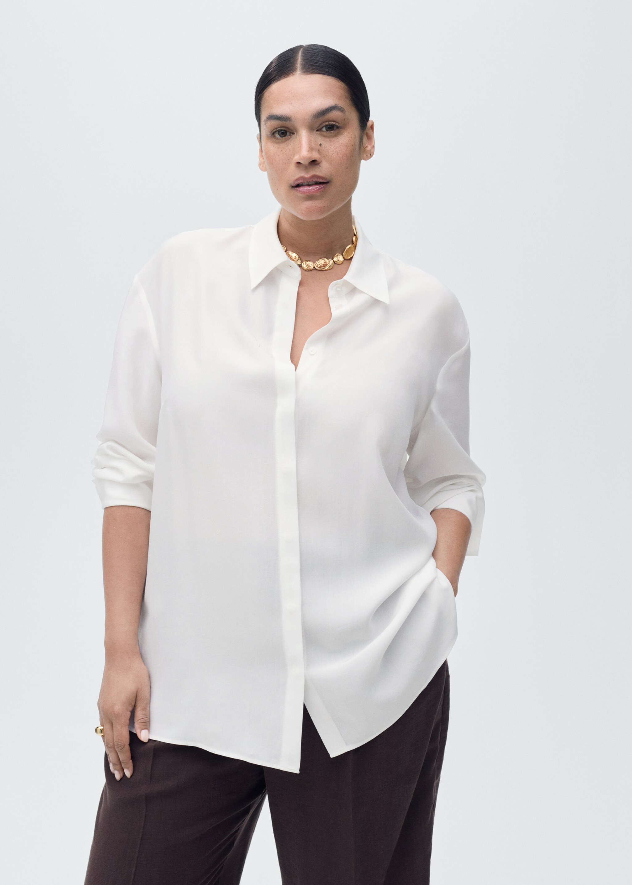 Lyocell shirt with hidden buttons - Details of the article 5, Off White. Ref: 17084140-00.