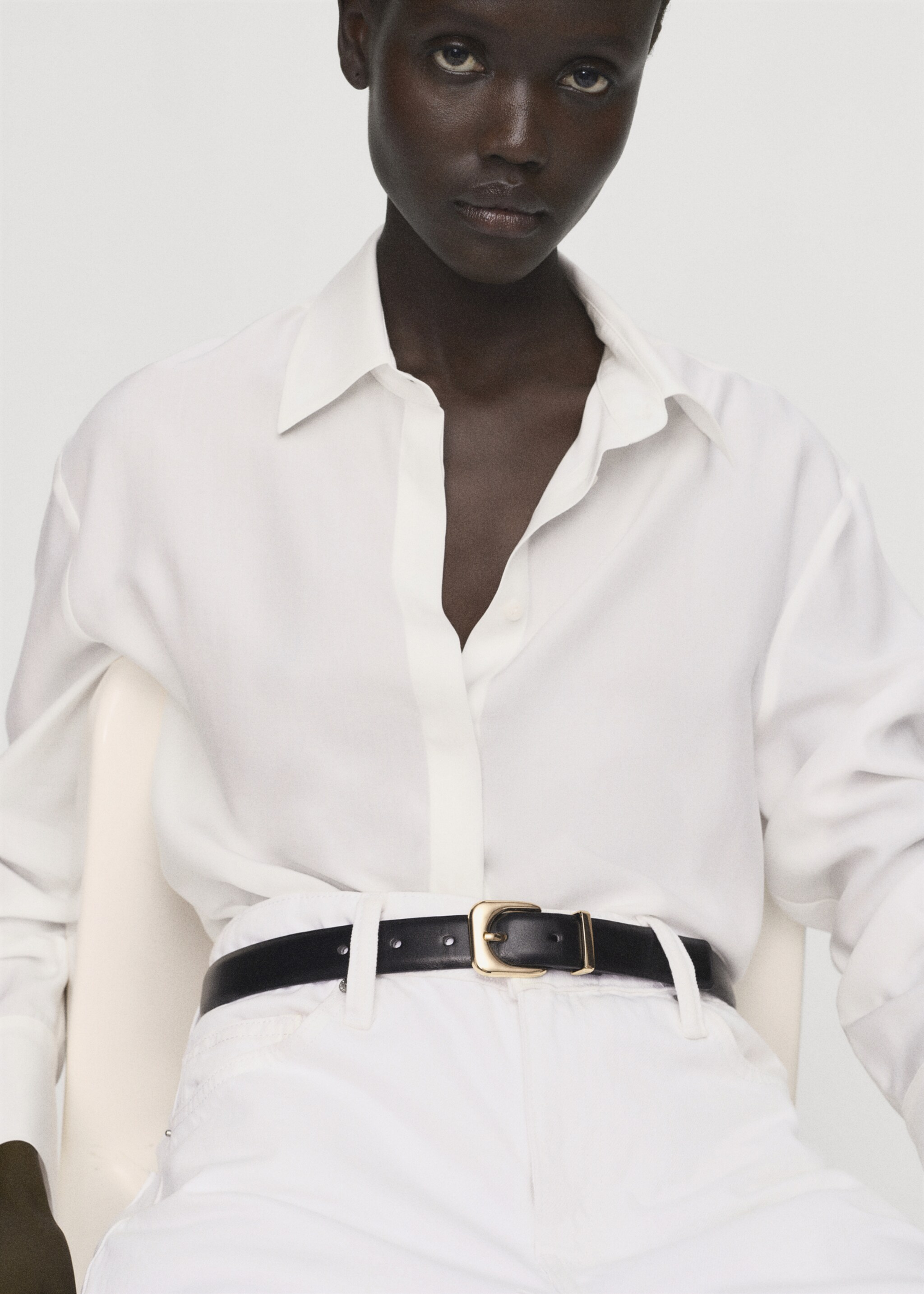 Lyocell shirt with hidden buttons - Details of the article 6, Off White. Ref: 17084140-00.