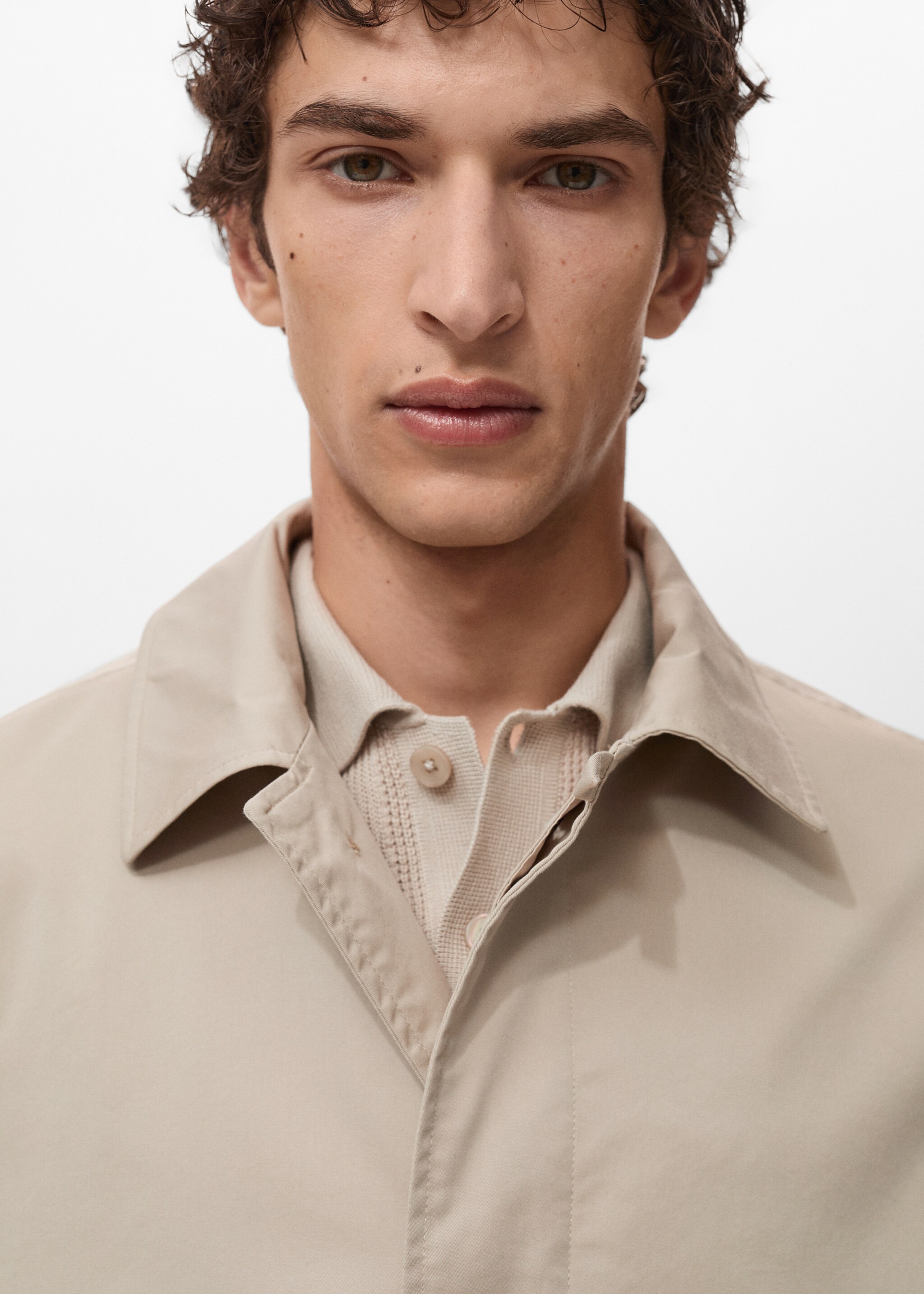 Classic water-repellent trench coat - Details of the article 1