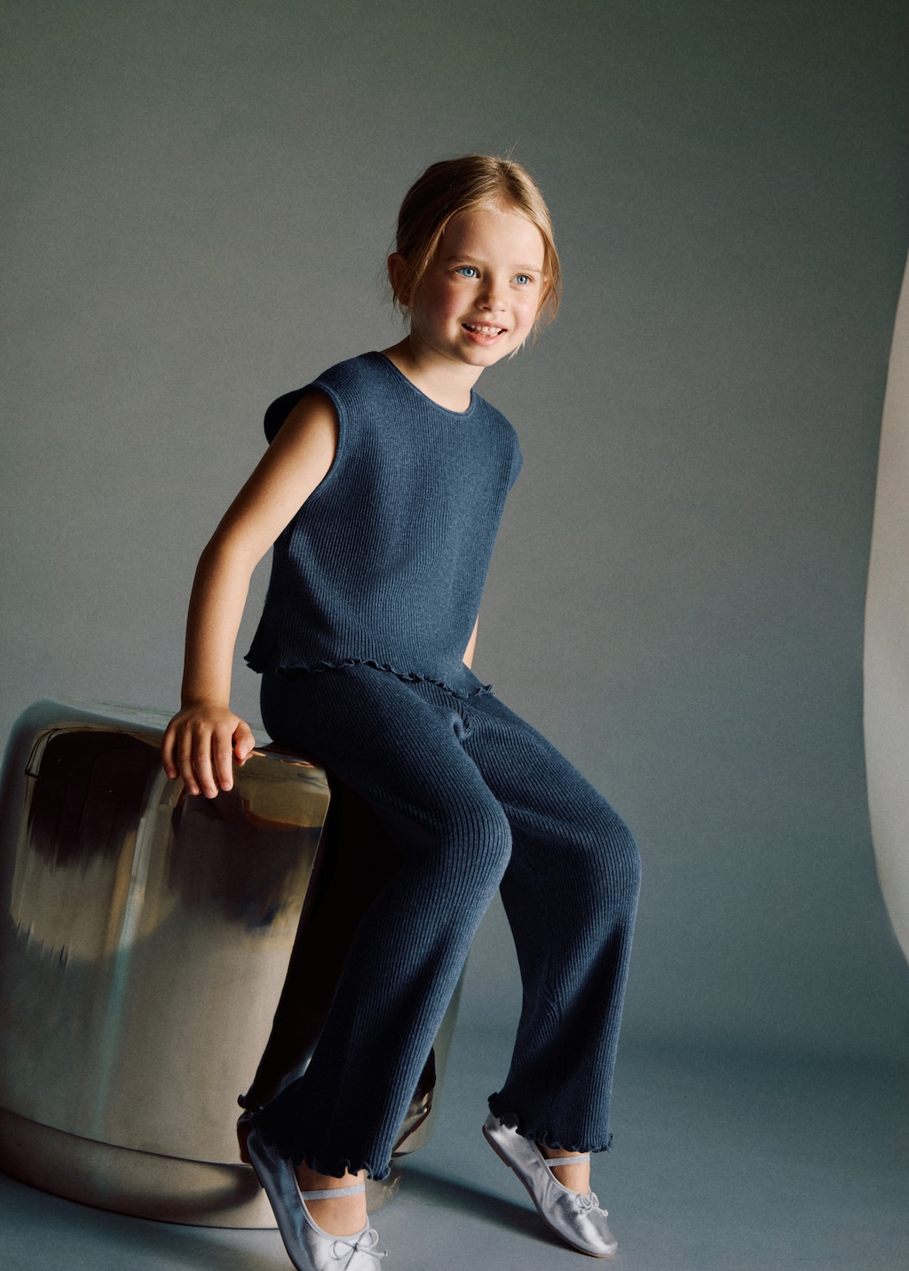 Ribbed knit trousers