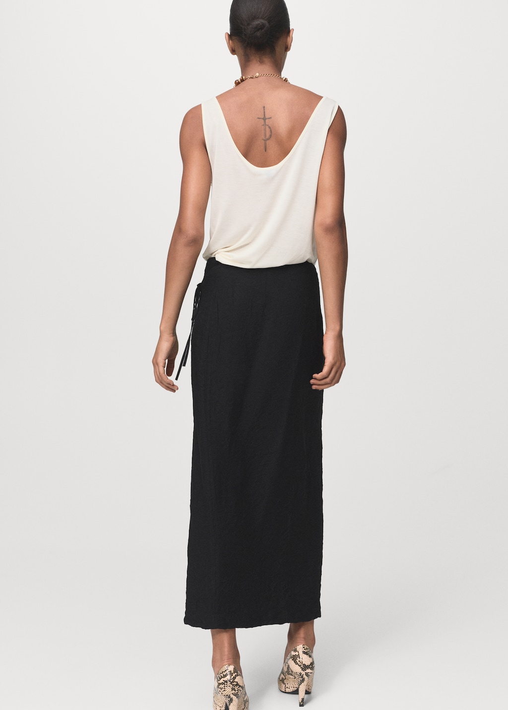 Mango Creased-effect wrap-around skirt