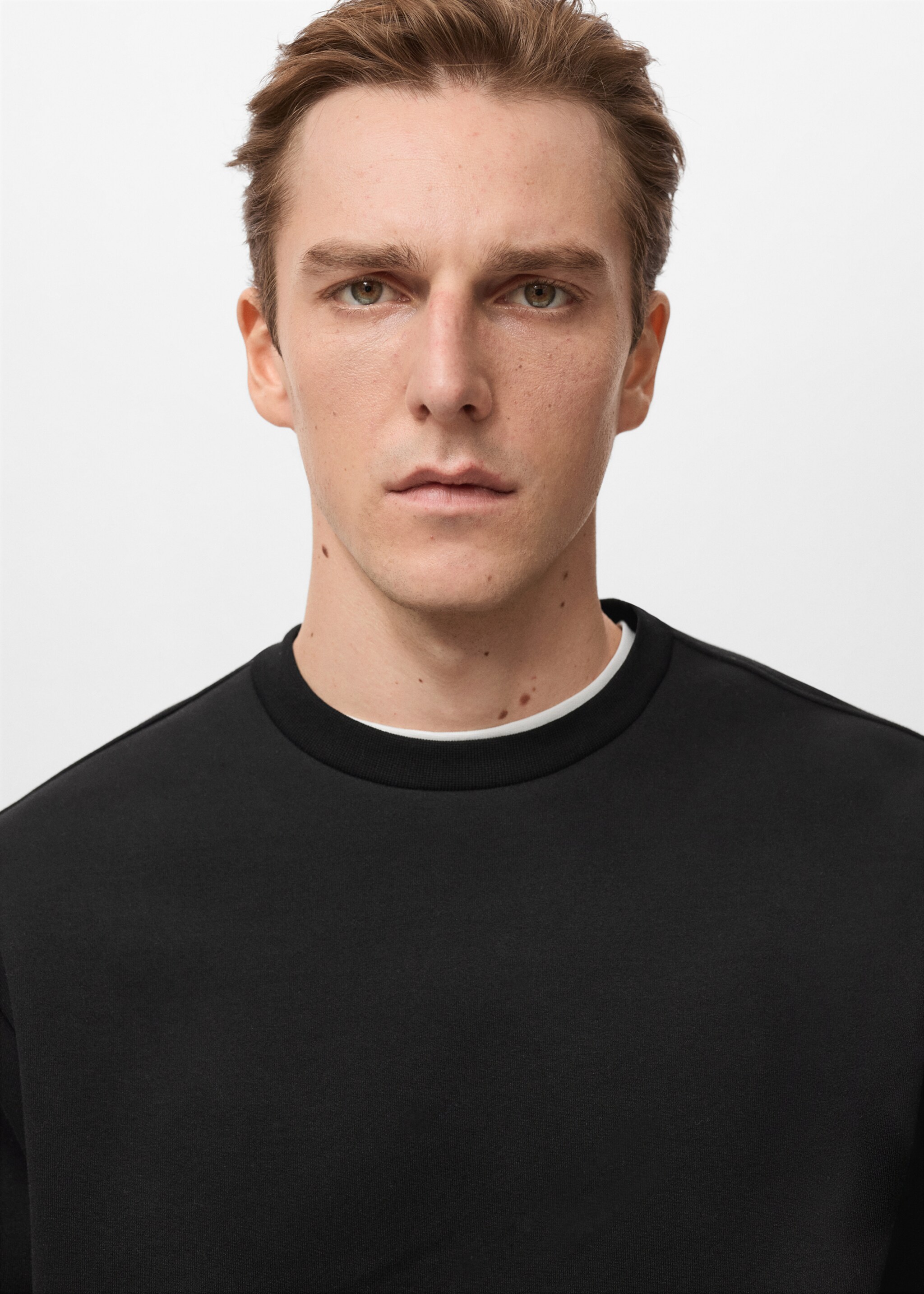 Regular-fit cotton sweatshirt - Details of the article 1, Black. Ref: 17084425-00.