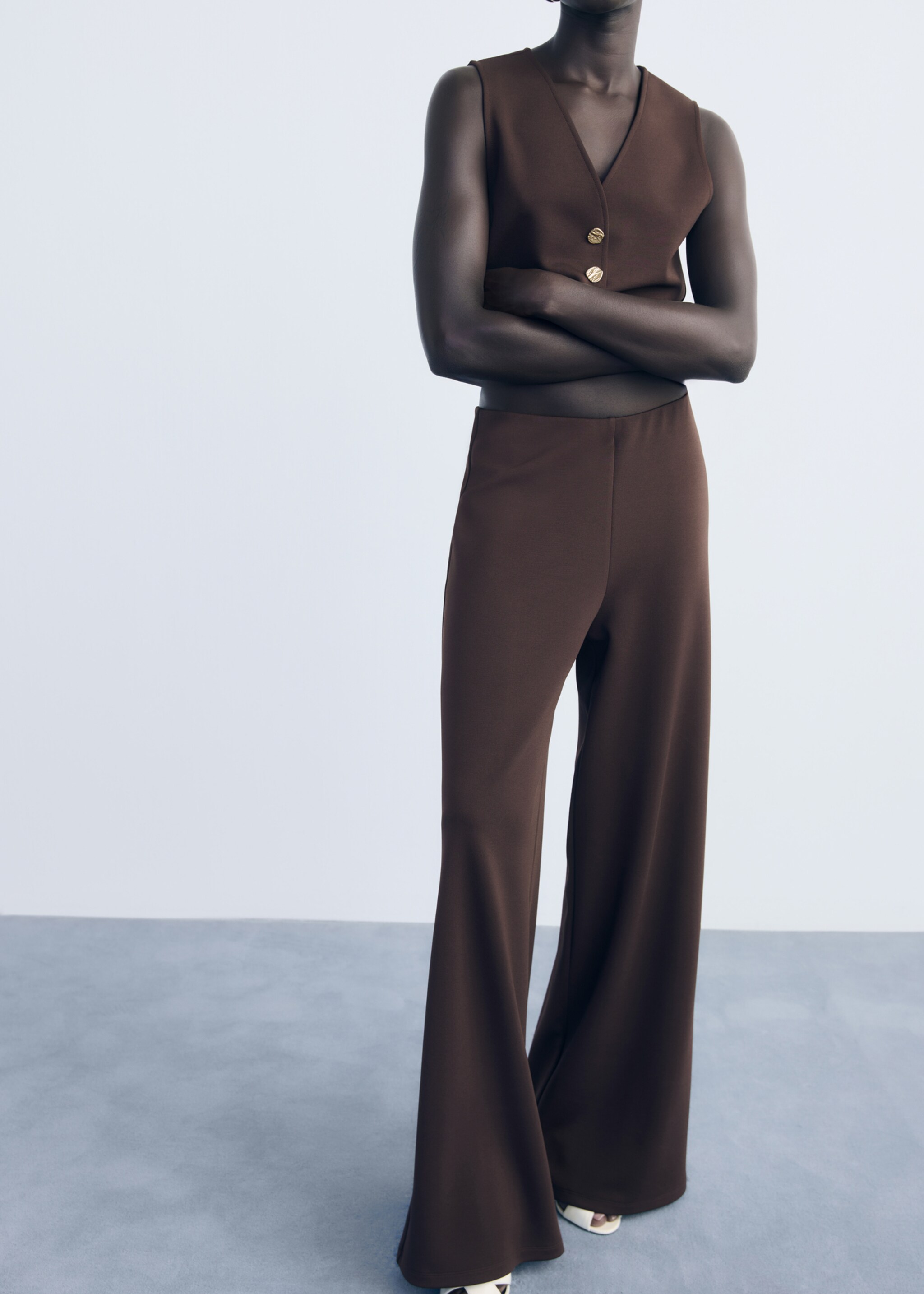 Straight-fit trousers with elastic waist - Medium plane, Brown. Ref: 17084445-00.