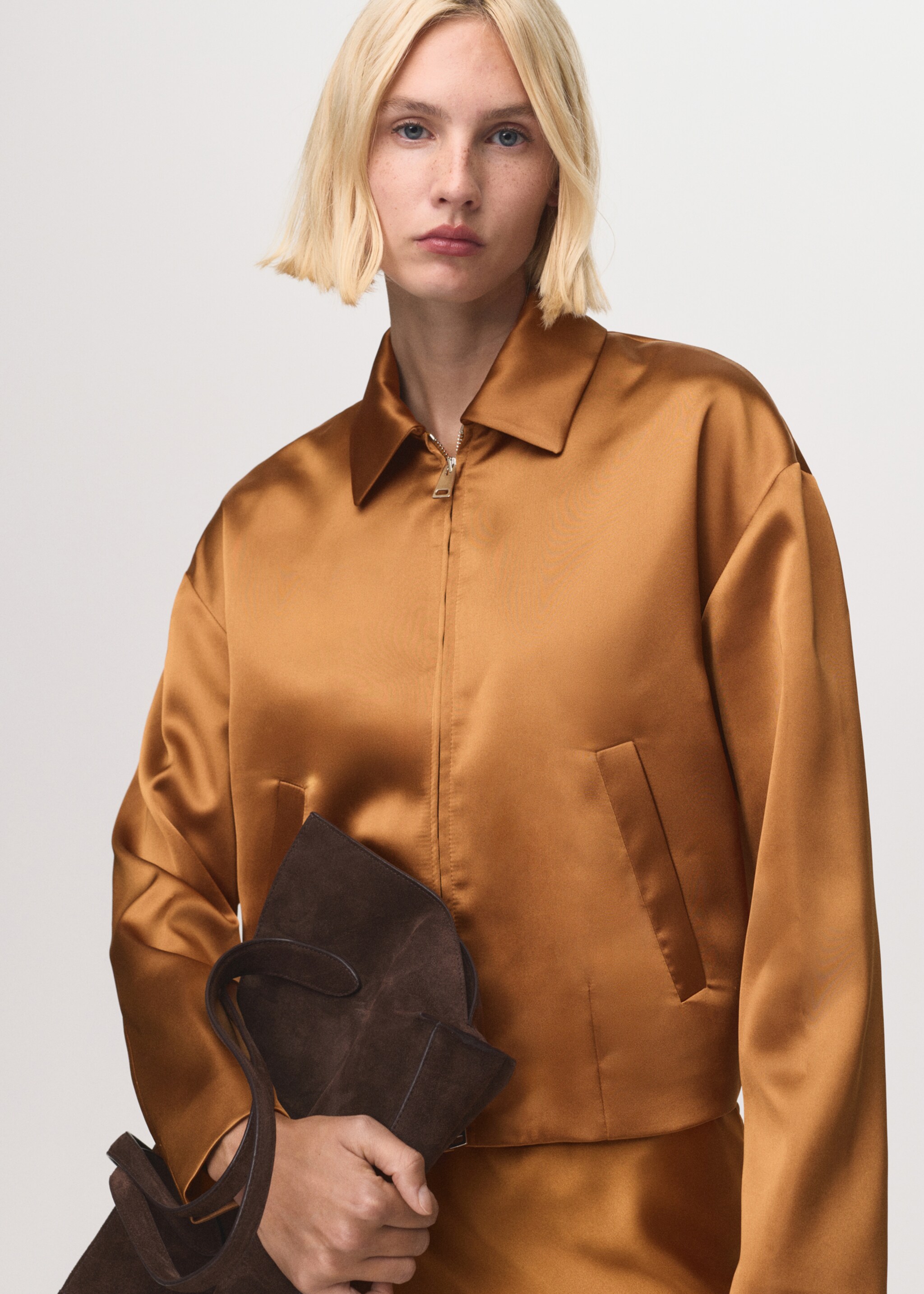 Satin jacket with pockets - Medium plane, Cognac. Ref: 17084447-00.
