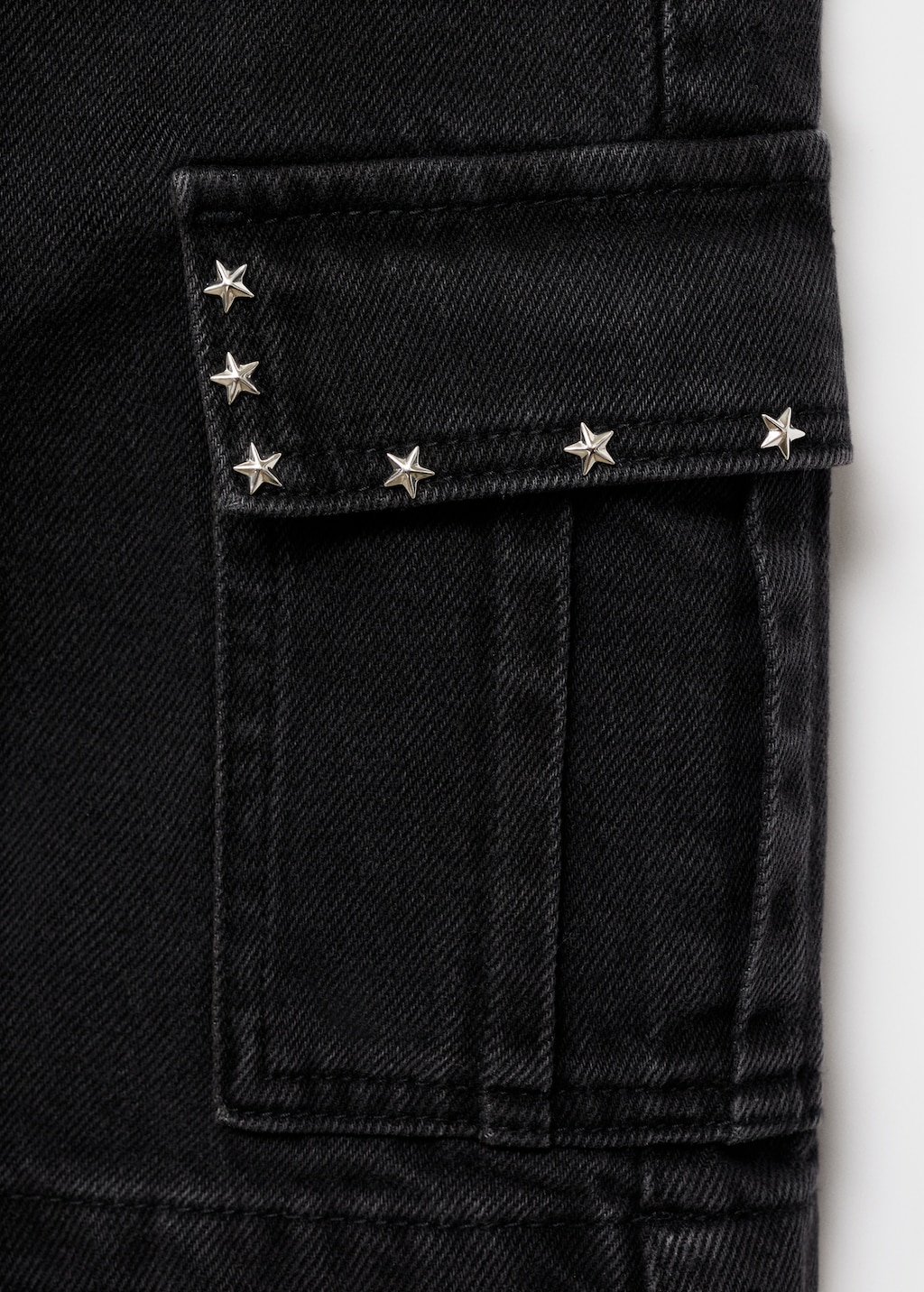 Cargo skirt with star studs