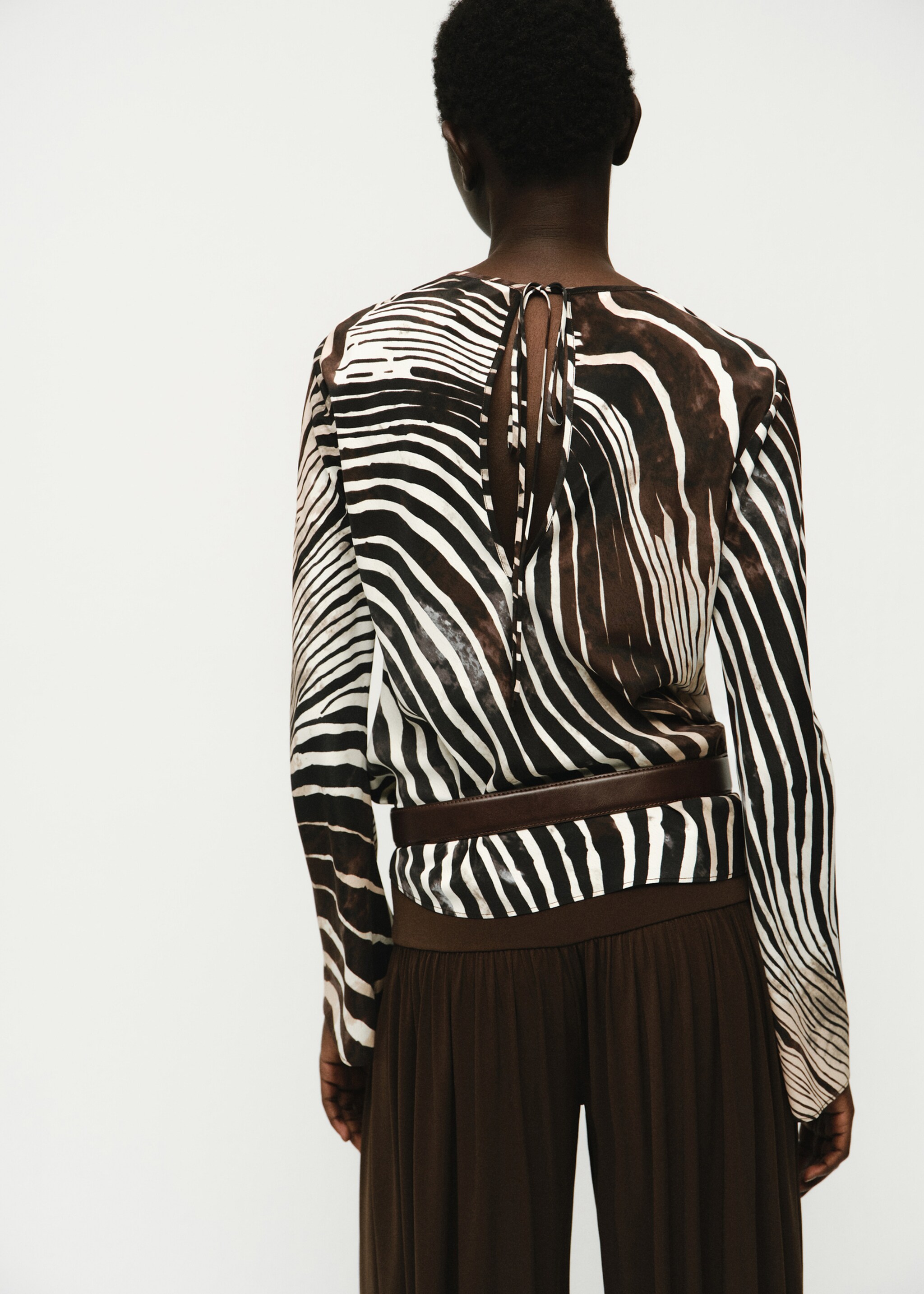 Zebra print blouse - Reverse of the article, Black. Ref: 17084786-00.