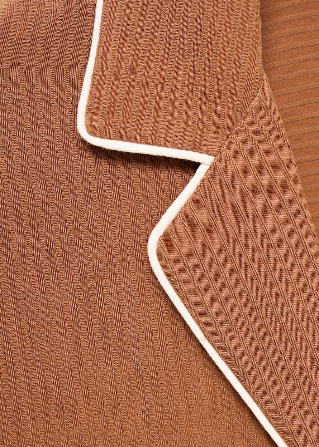 Textured shirt with contrasting trim