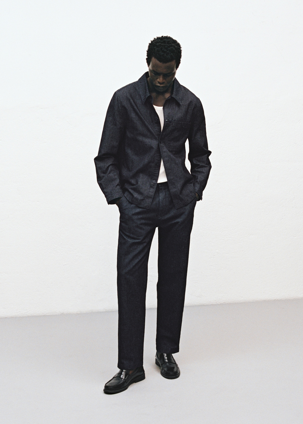 Dark wash straight fit jeans