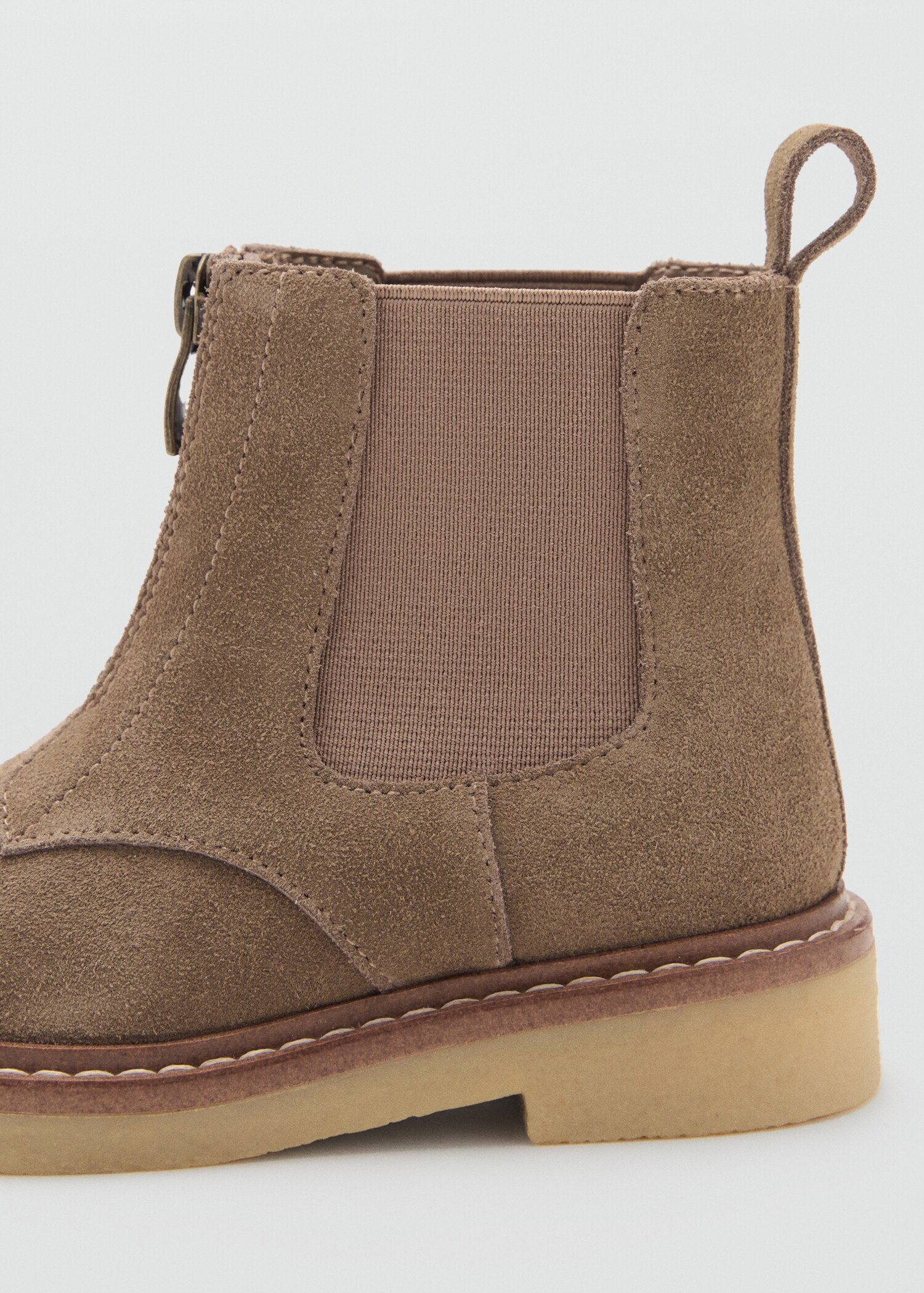 Suede leather ankle boots - Details of the article 2
