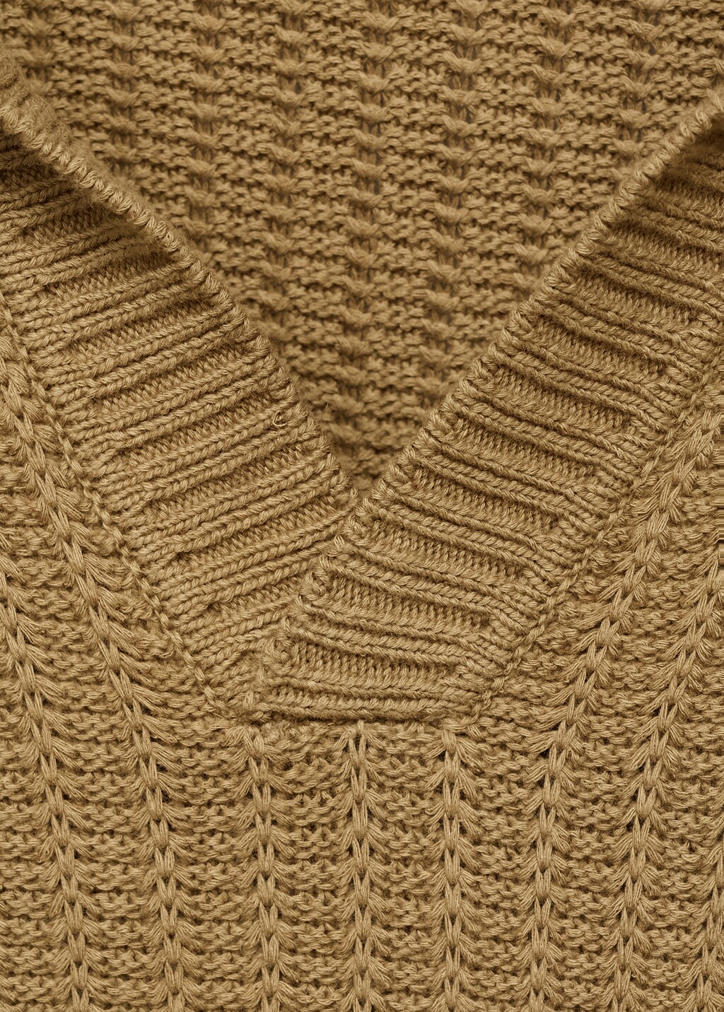 Knitted structured polo sweater