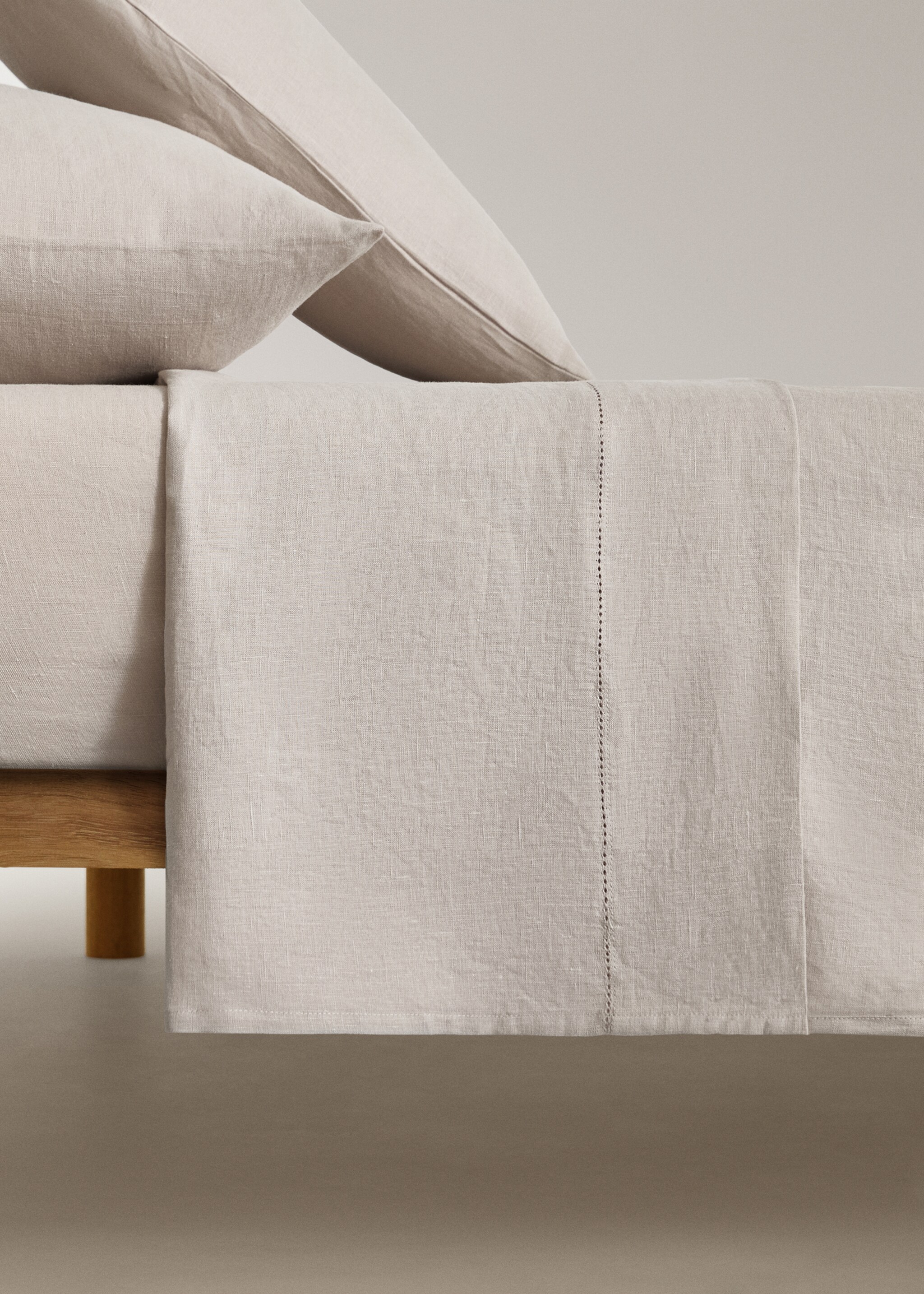 Washed linen children’s top sheet with hemstitch for 90 cm bed - Article without model, Medium Brown. Ref: 17085165-00.
