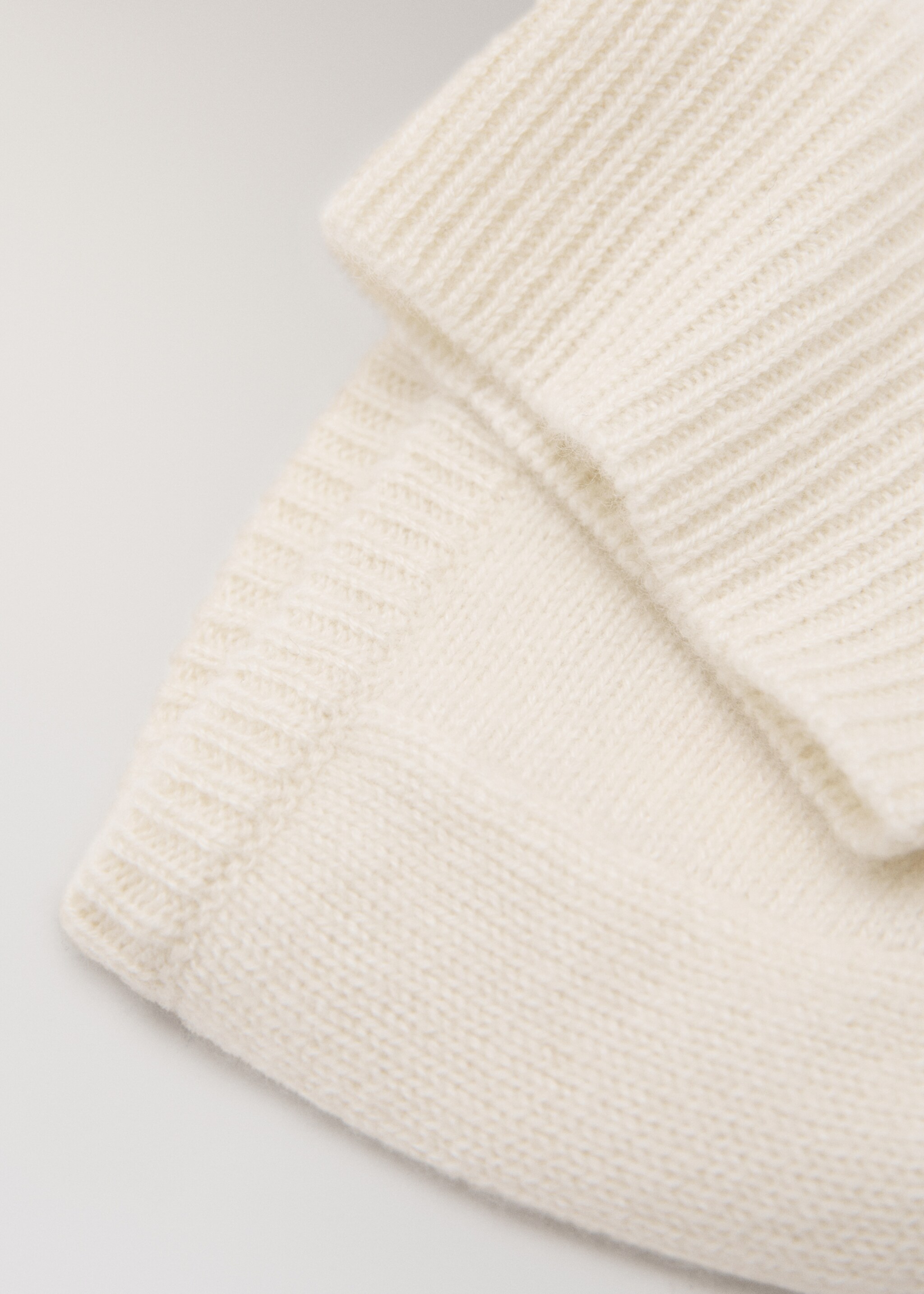 Baby-Balaclava aus Kaschmir - Detail des Artikels 2, Ecru. Ref: 17085166-00.