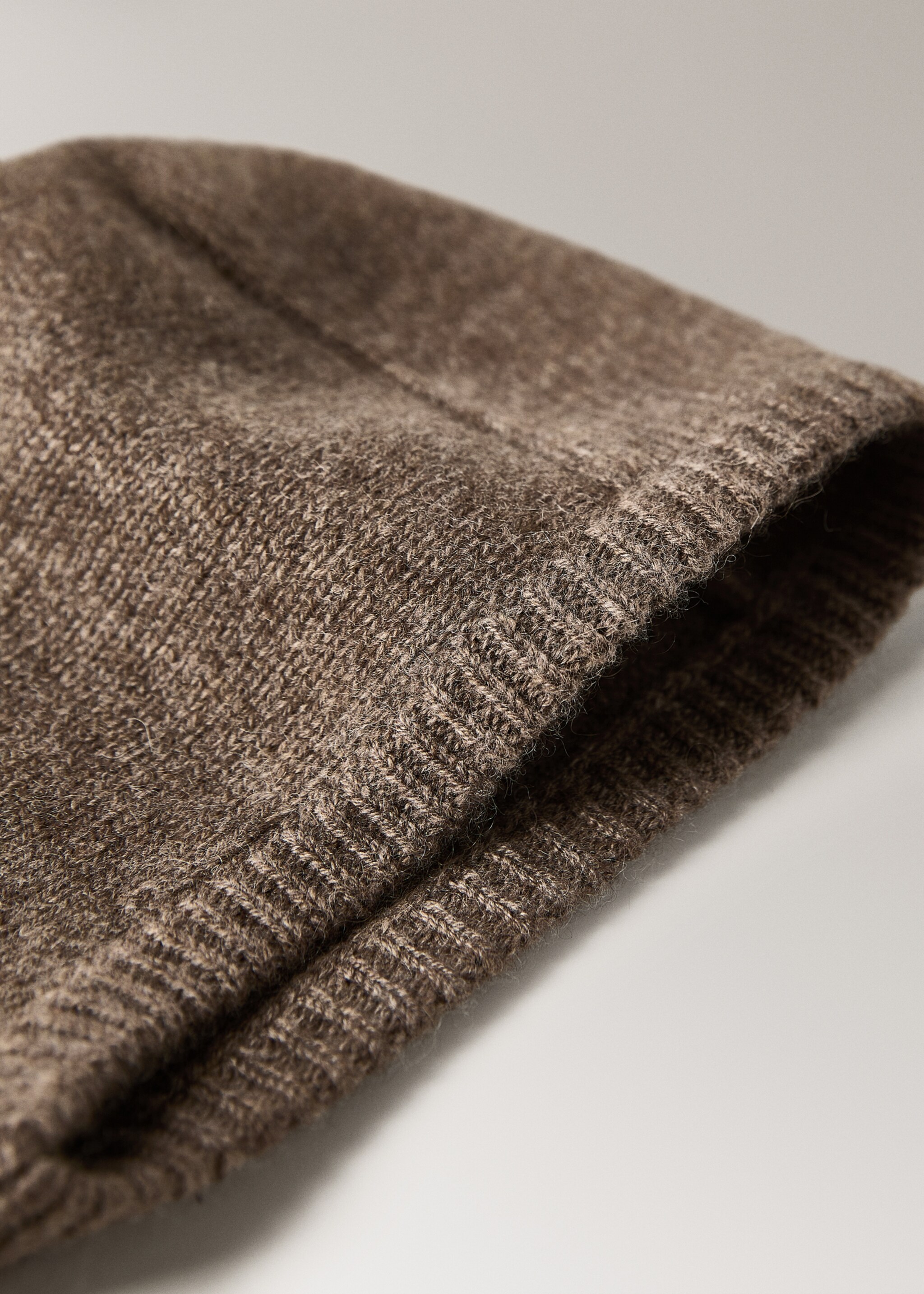 Baby cashmere balaclava - Details of the article 1, Medium Brown. Ref: 17085166-00.