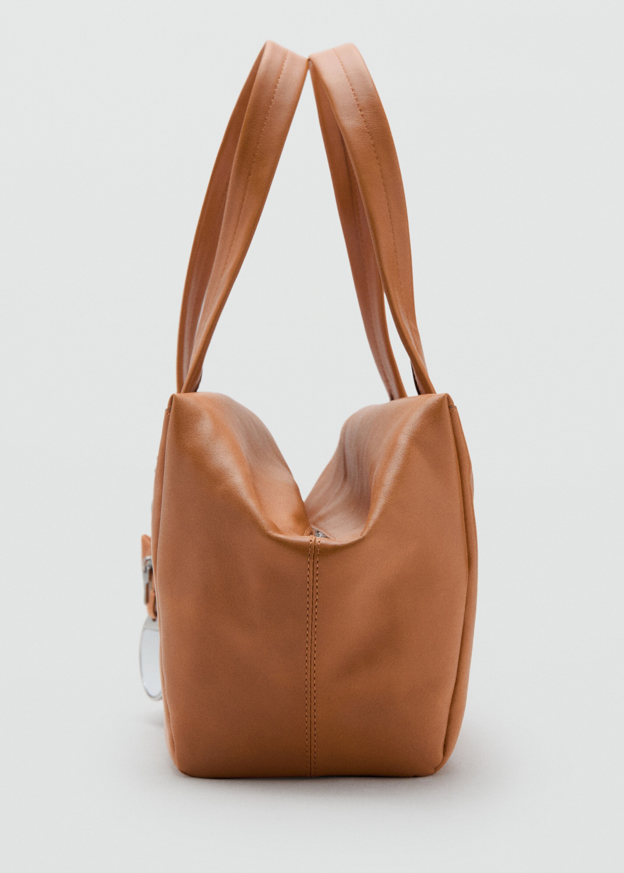 Medium leather shoulder bag with charms - Details of the article 1, Cognac. Ref: 17085169-00.