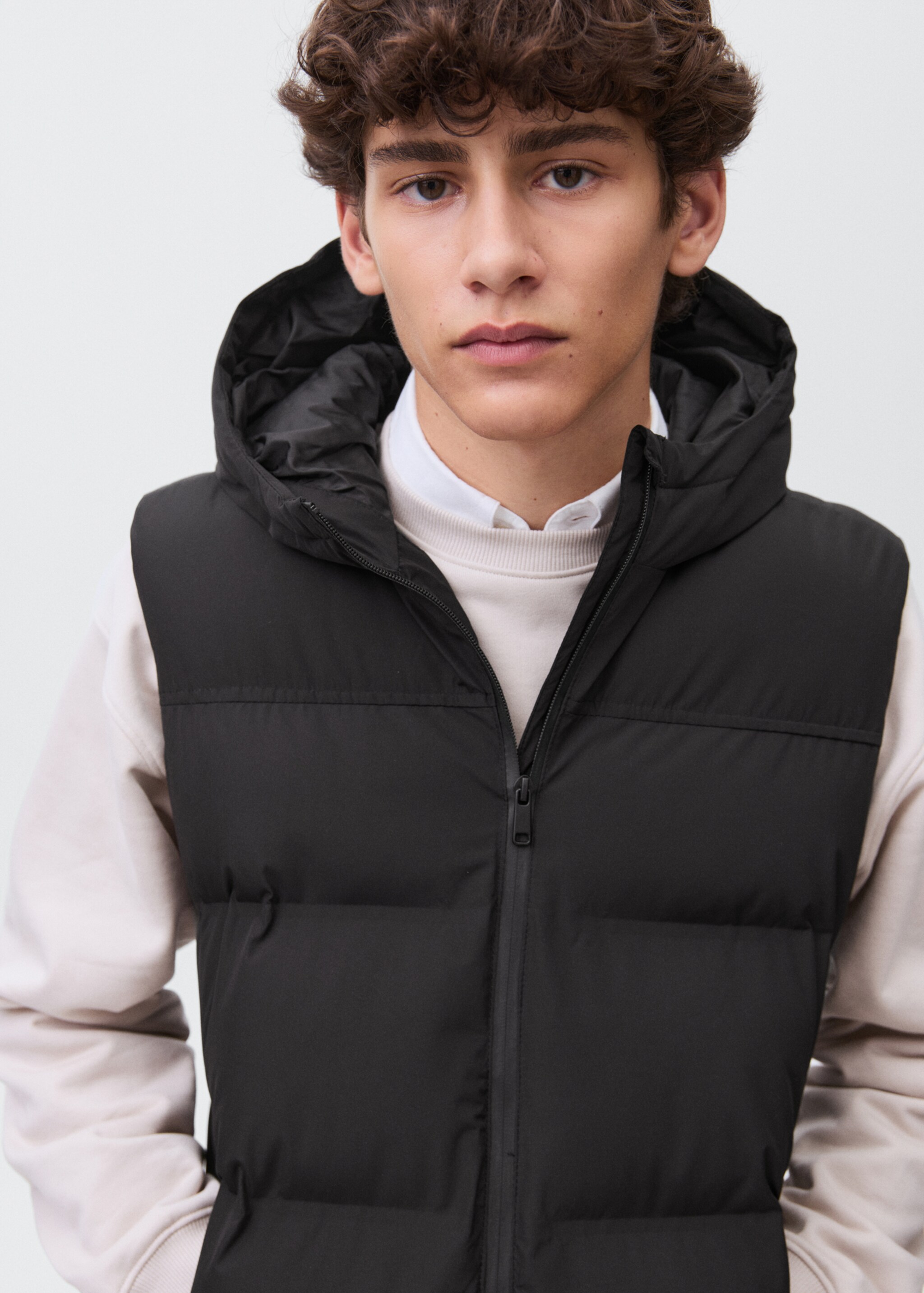 Waistcoat taylor - Details of the article 1, Black. Ref: 17085784-00.