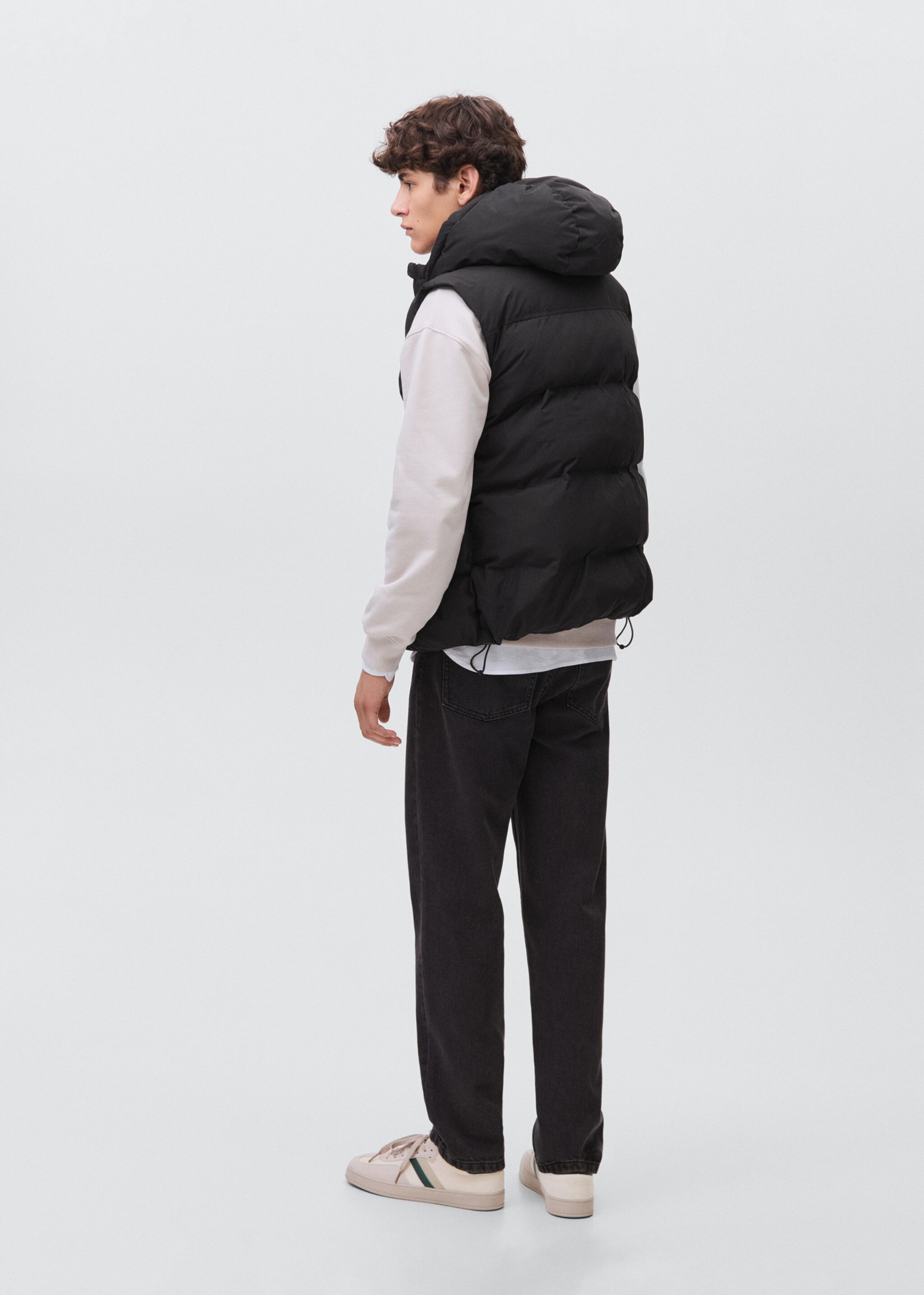 Waistcoat taylor - Reverse of the article, Black. Ref: 17085784-00.