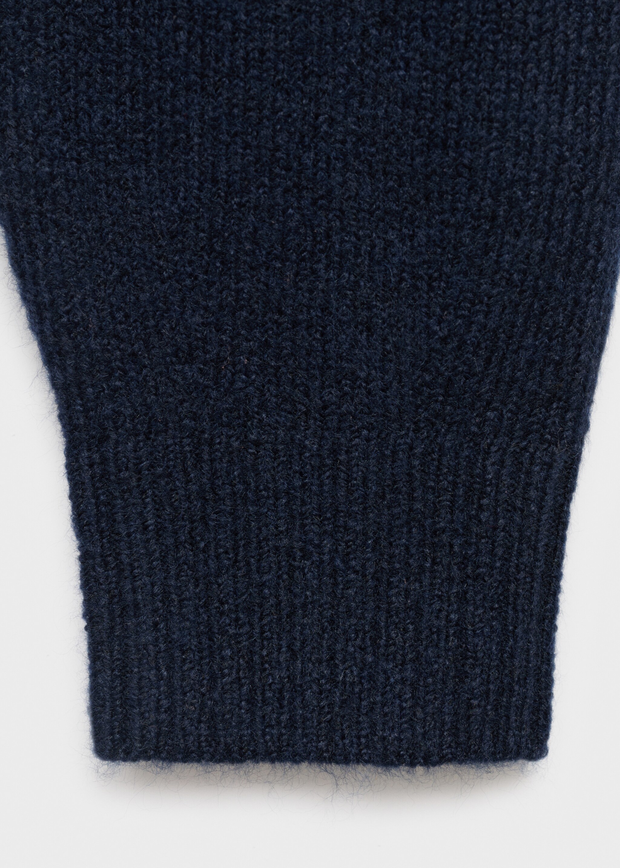 Buttoned wool cardigan - Details of the article 0
