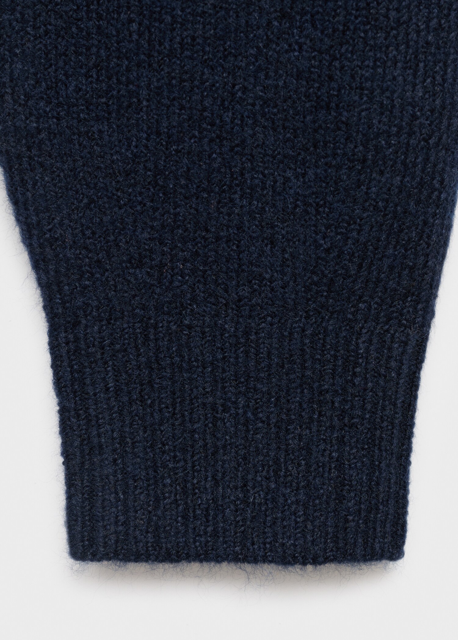 Buttoned wool cardigan - Details of the article 0
