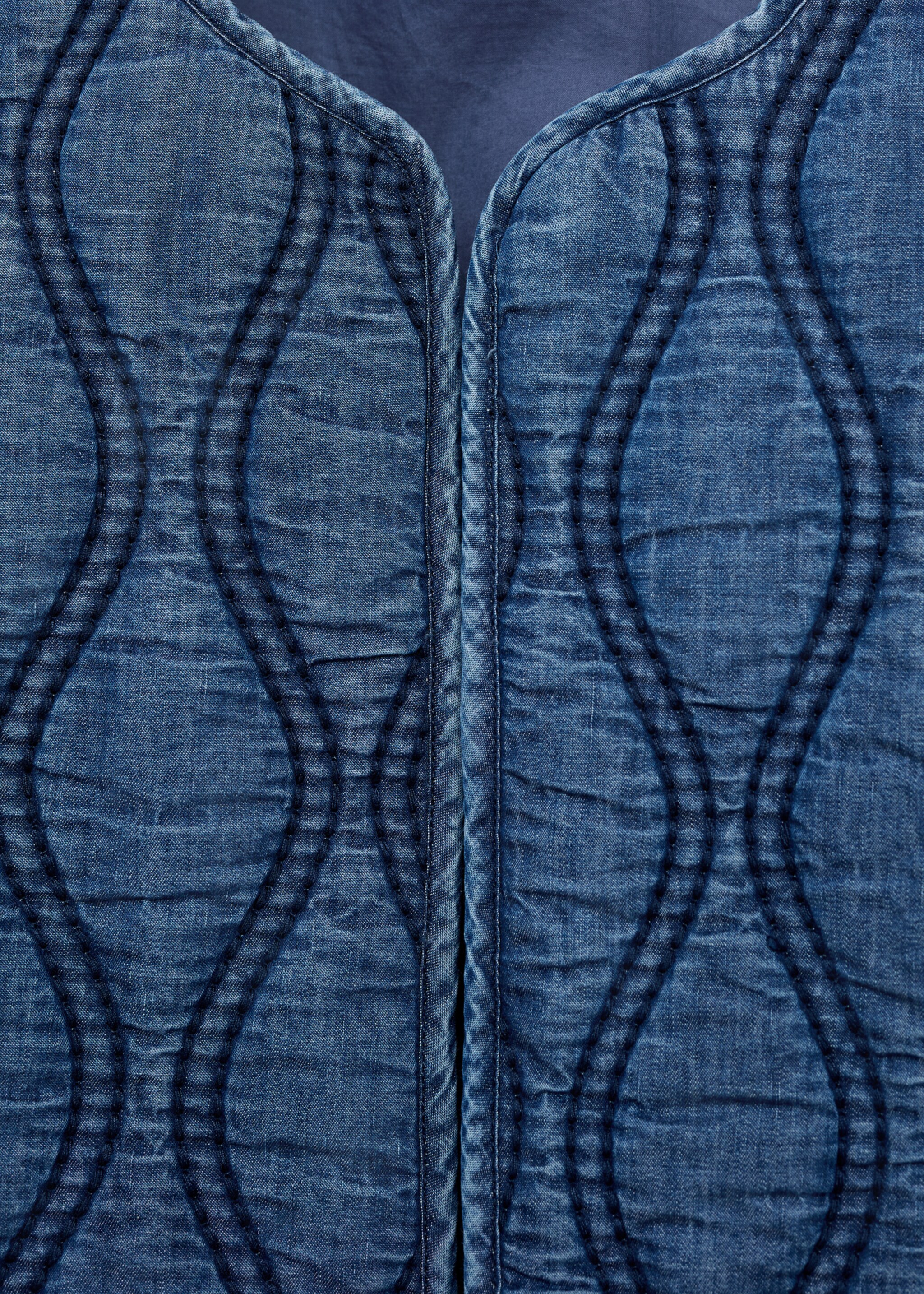 Quilted denim jacket - Details of the article 8, Dark Blue. Ref: 17085790-00.