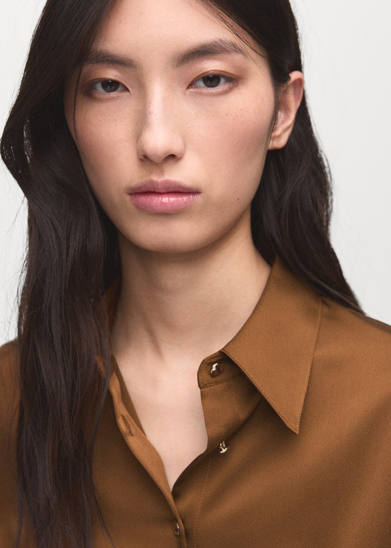 Satin finish flowy shirt - Details of the article 1