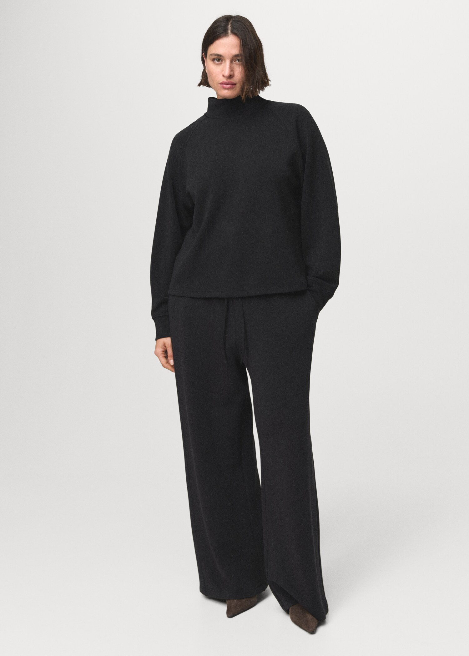 Drawstring jogger trousers - Details of the article 3