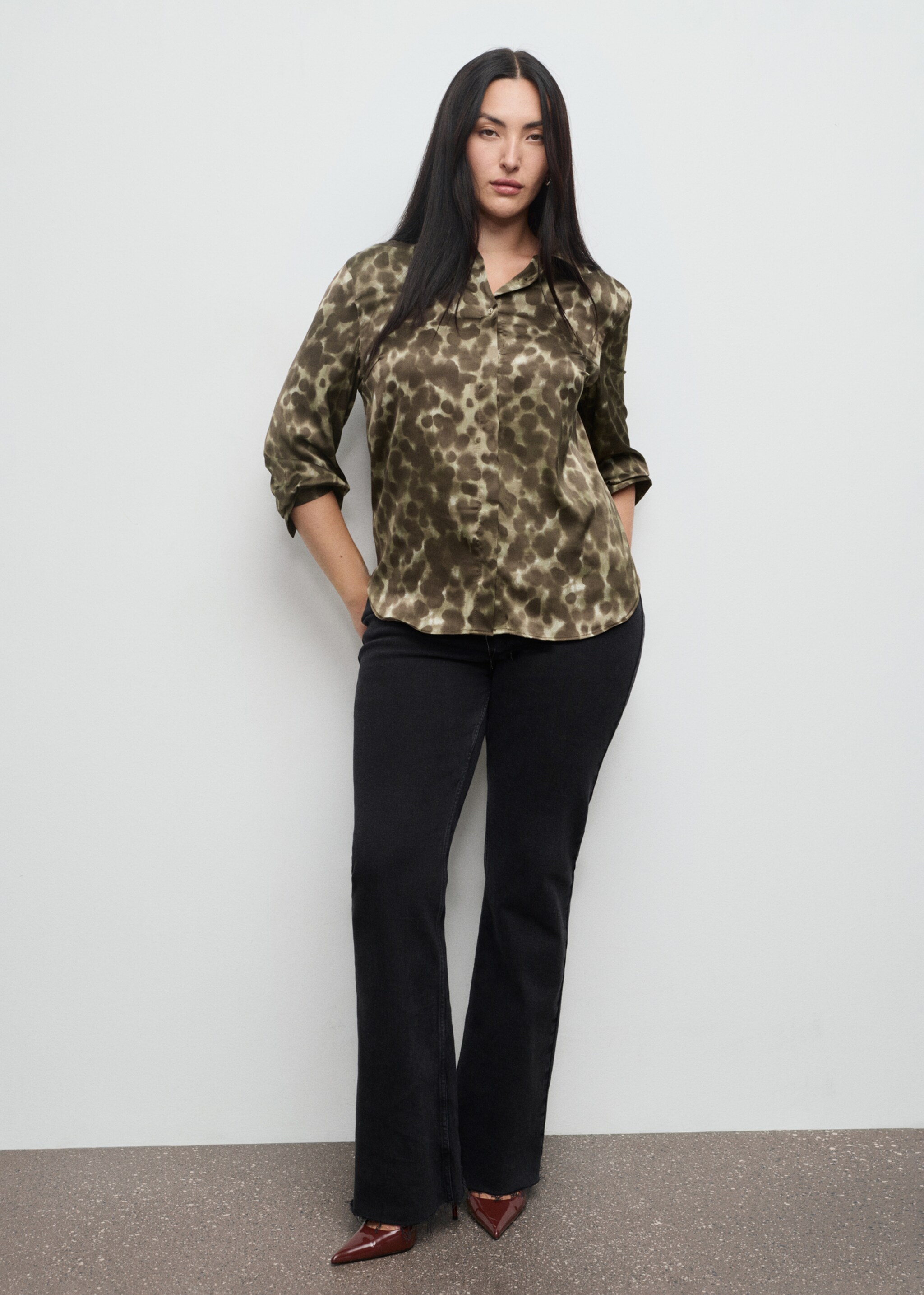 Satin print shirt - Details of the article 3, Brown. Ref: 17085813-00.
