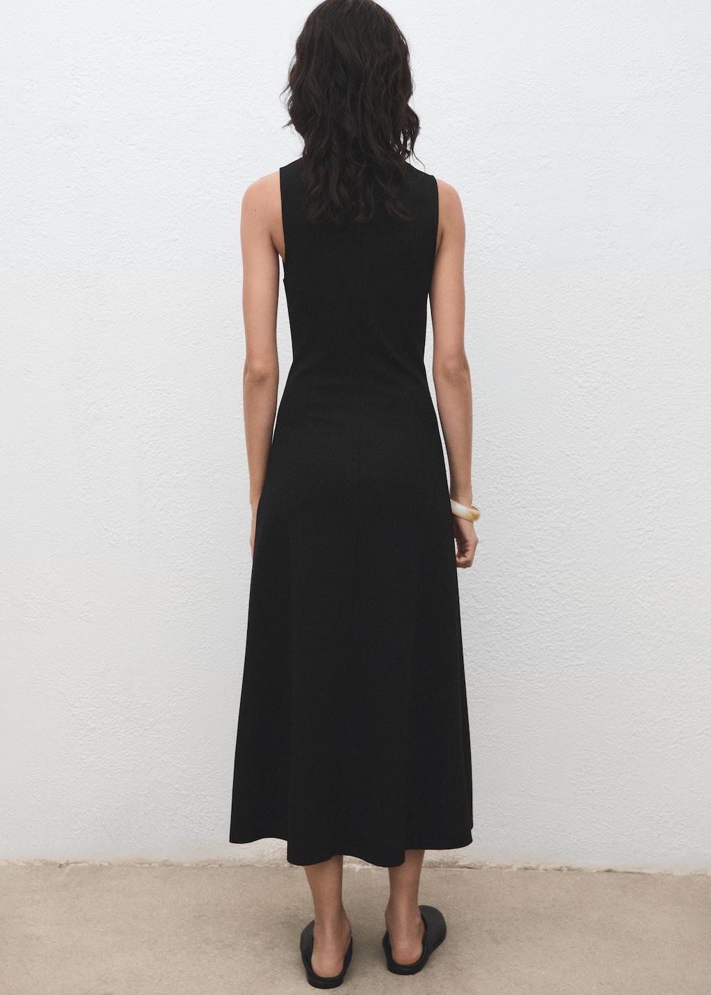 Midi-dress with stitching