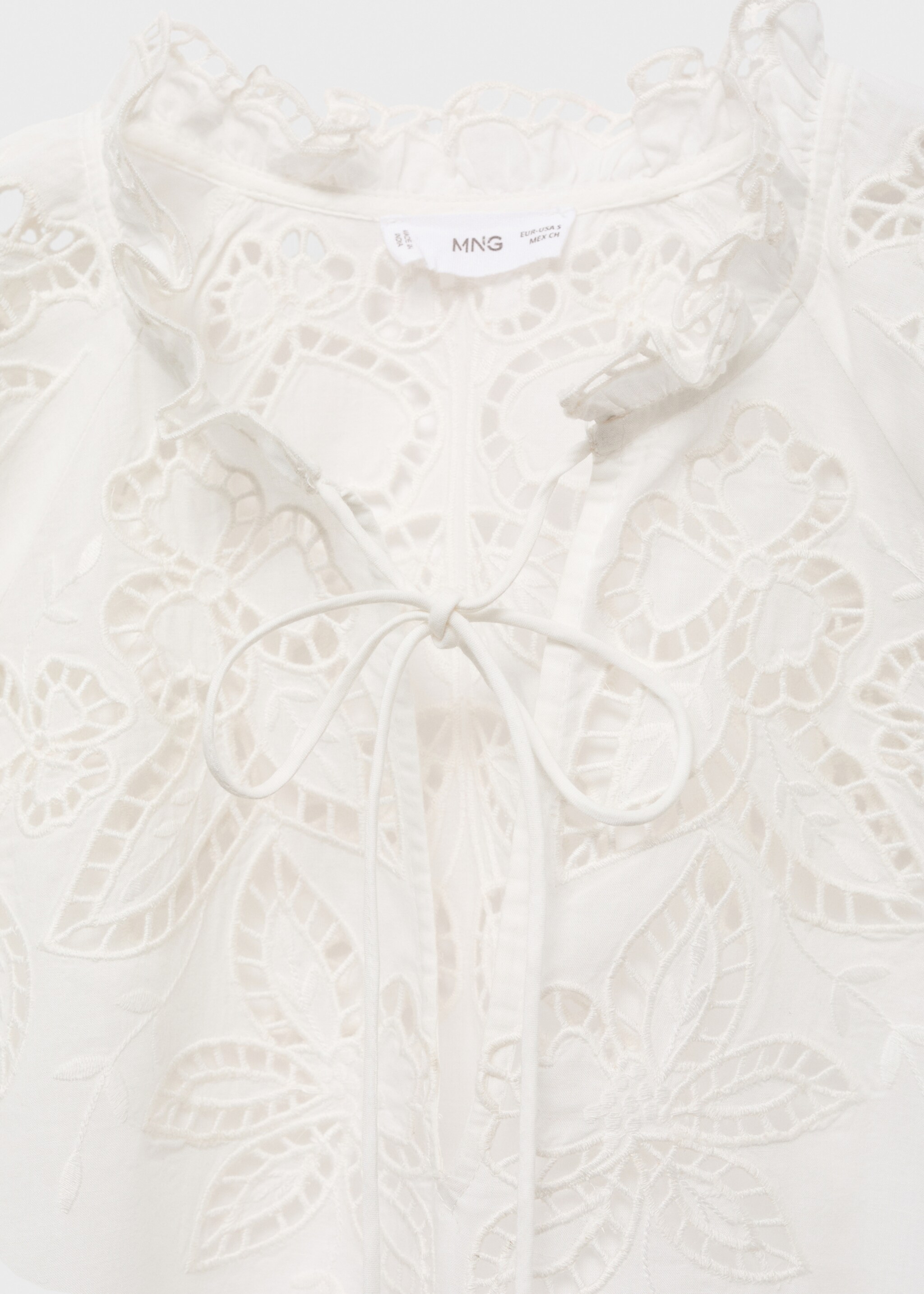 Blusa bordada com laços - Pormenor do artigo 8, Cru. Ref: 17085820-00.