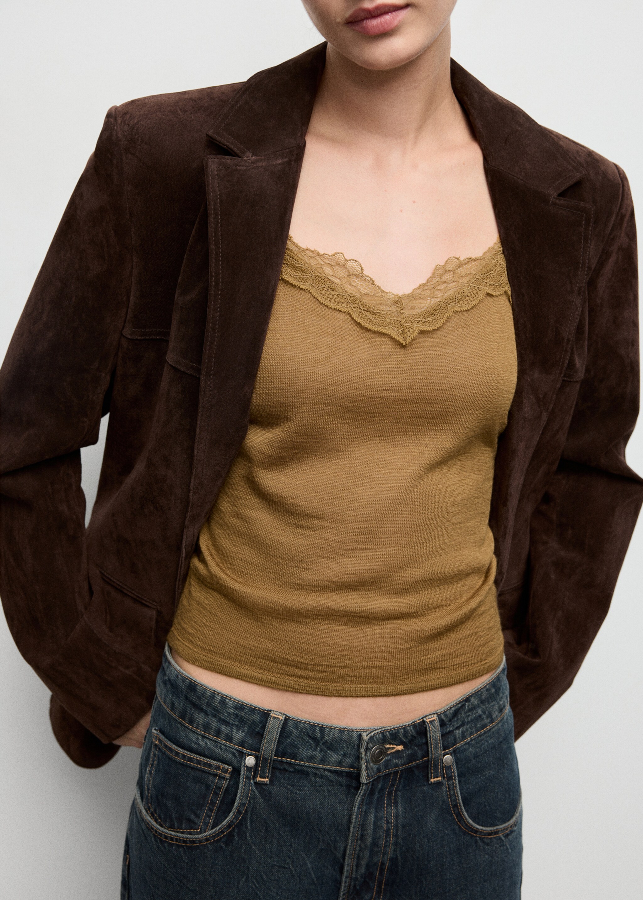 Wool-blend lace top - Details of the article 6, Ochre. Ref: 17085824-00.