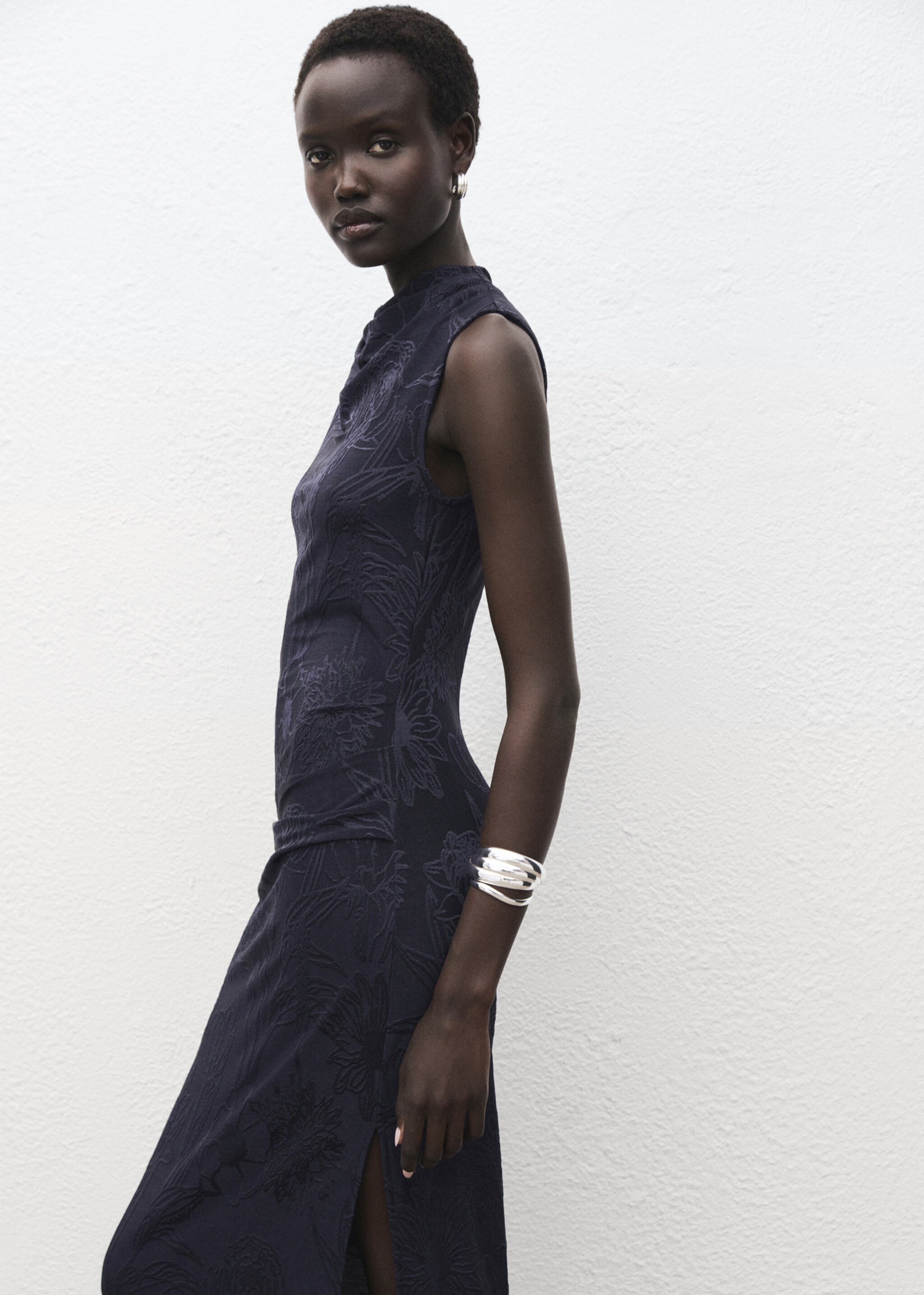 Embroidered dress with draped collar - Medium plane, Navy. Ref: 17085827-00.