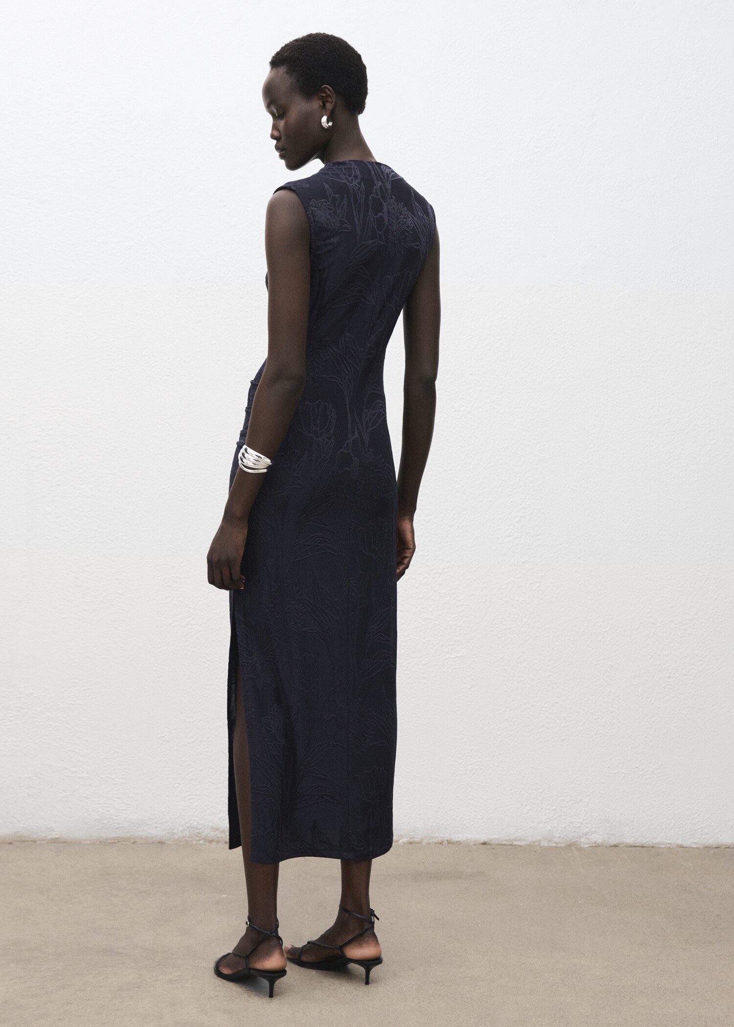 Robe brodée col bénitier - Verso de l’article