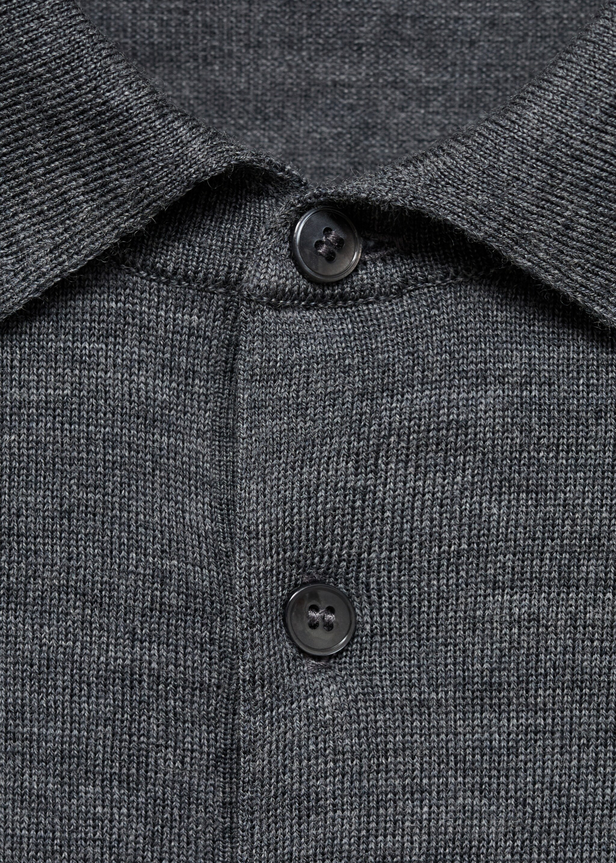 Strickpullover aus 100 % Wolle mit Polo-Kragen - Detail des Artikels 8