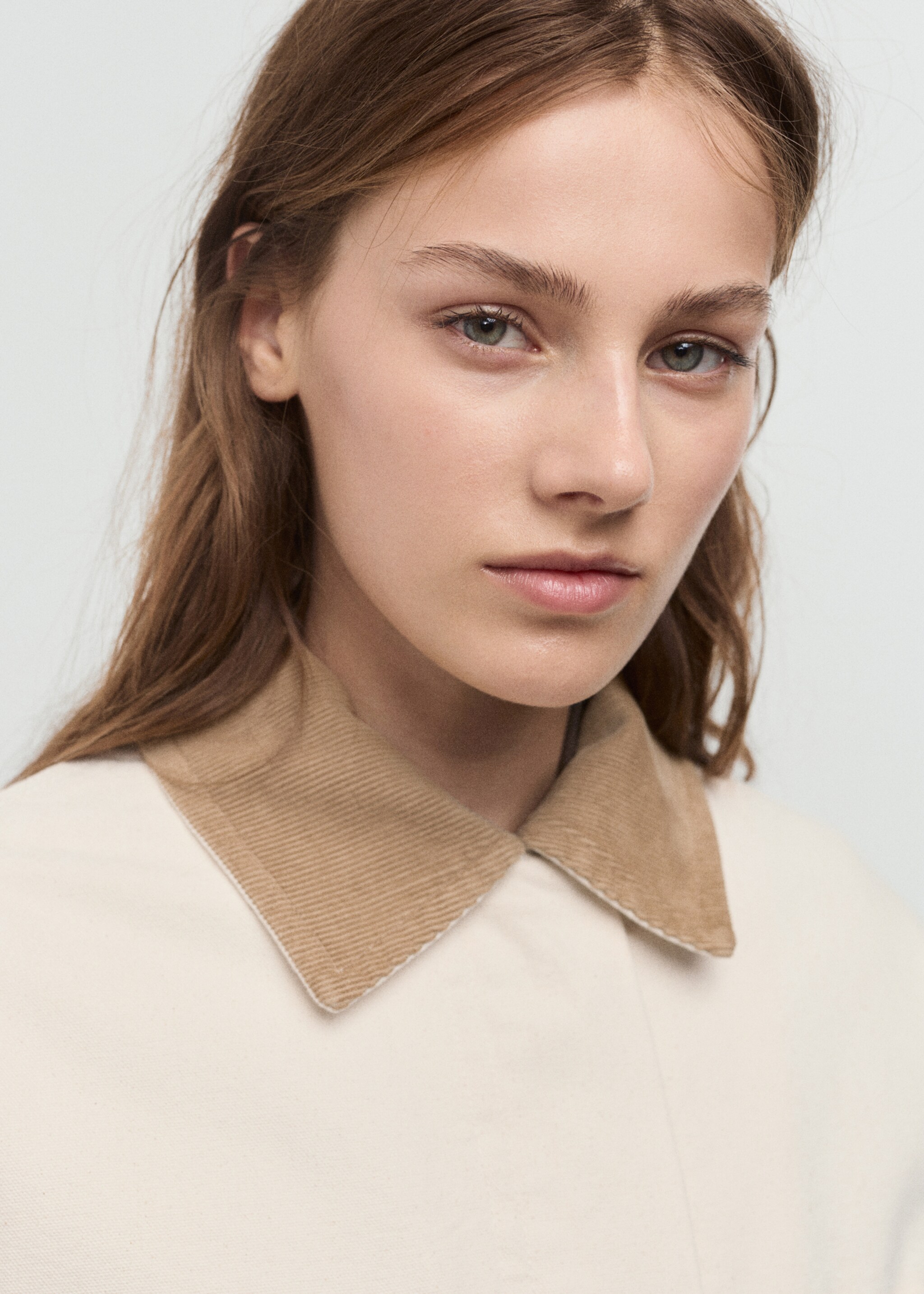 Denim parka with corduroy collar - Details of the article 1, Ecru. Ref: 17085975-00.