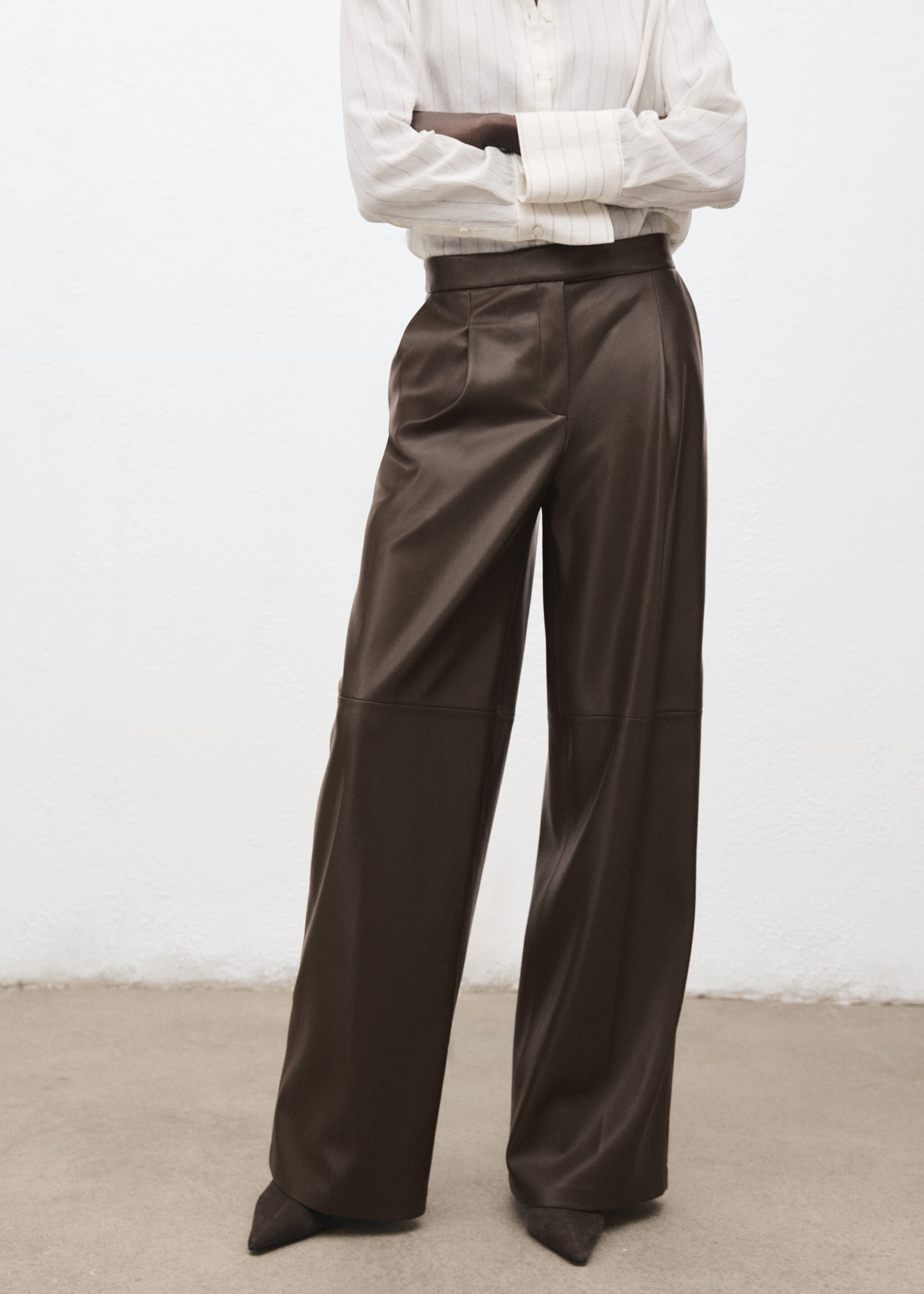 Wide leg faux leather trousers - Medium plane, Khaki. Ref: 17085976-00.
