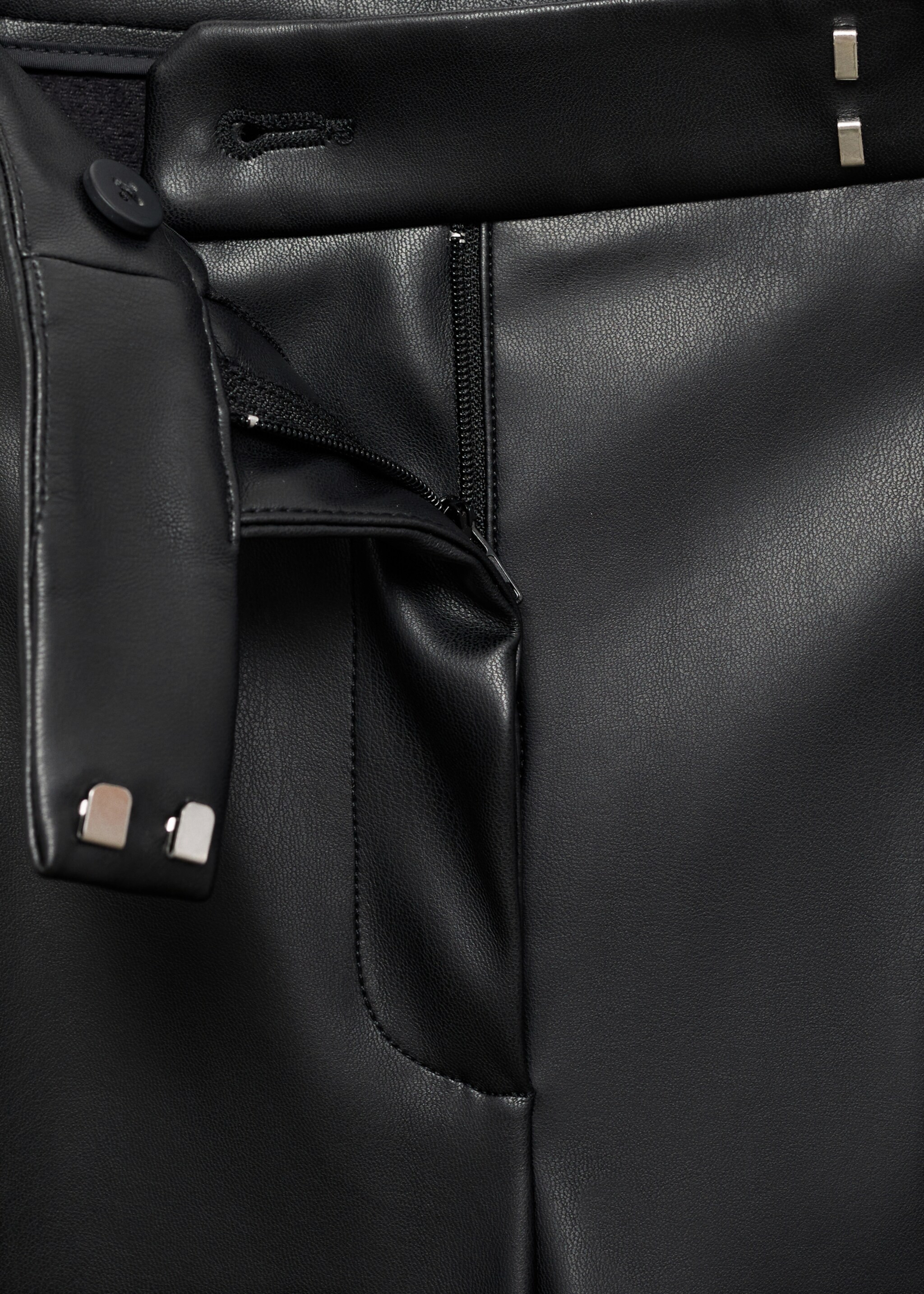 Wide-Leg-Hose in Leder-Effekt - Detail des Artikels 8, Schwarz. Ref: 17085976-00.